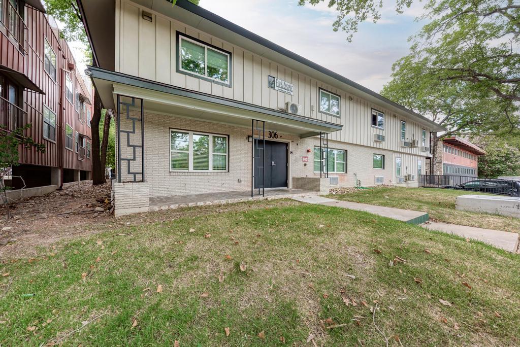 3rd image of 306 E 30Th St, Austin, TX 78705
