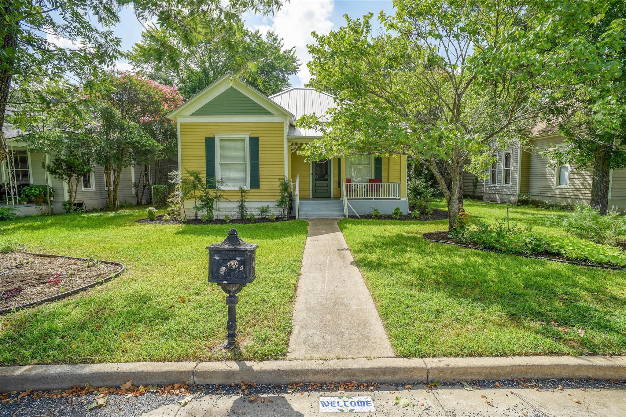 2nd image of 602 Mills St, Smithville, TX 78957 | MLS# 3540588