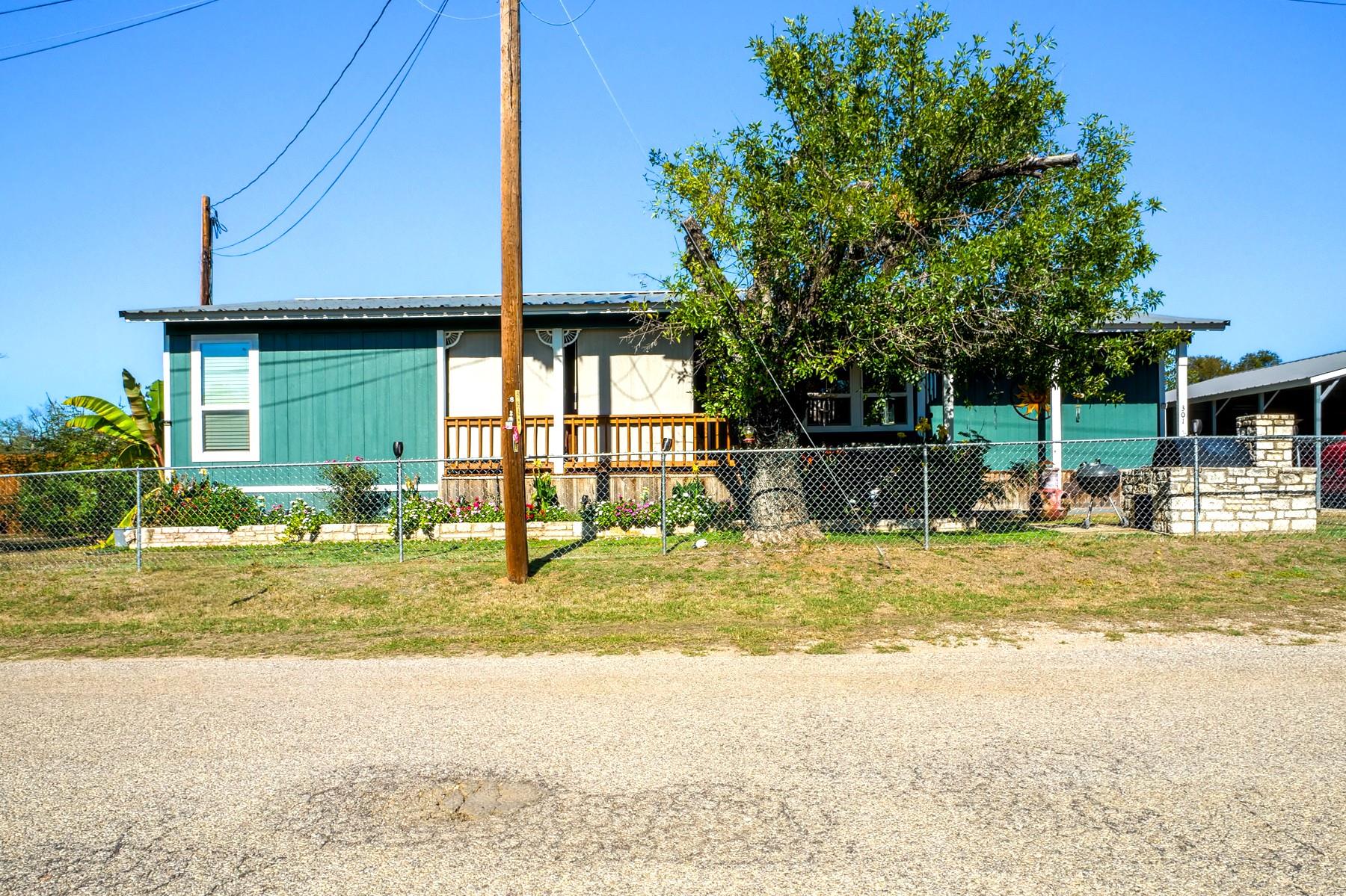 Homes for sale in Marble Falls, TX | 301 E Castlebriar Dr, Marble Falls, TX 78654 | MLS# 2788368