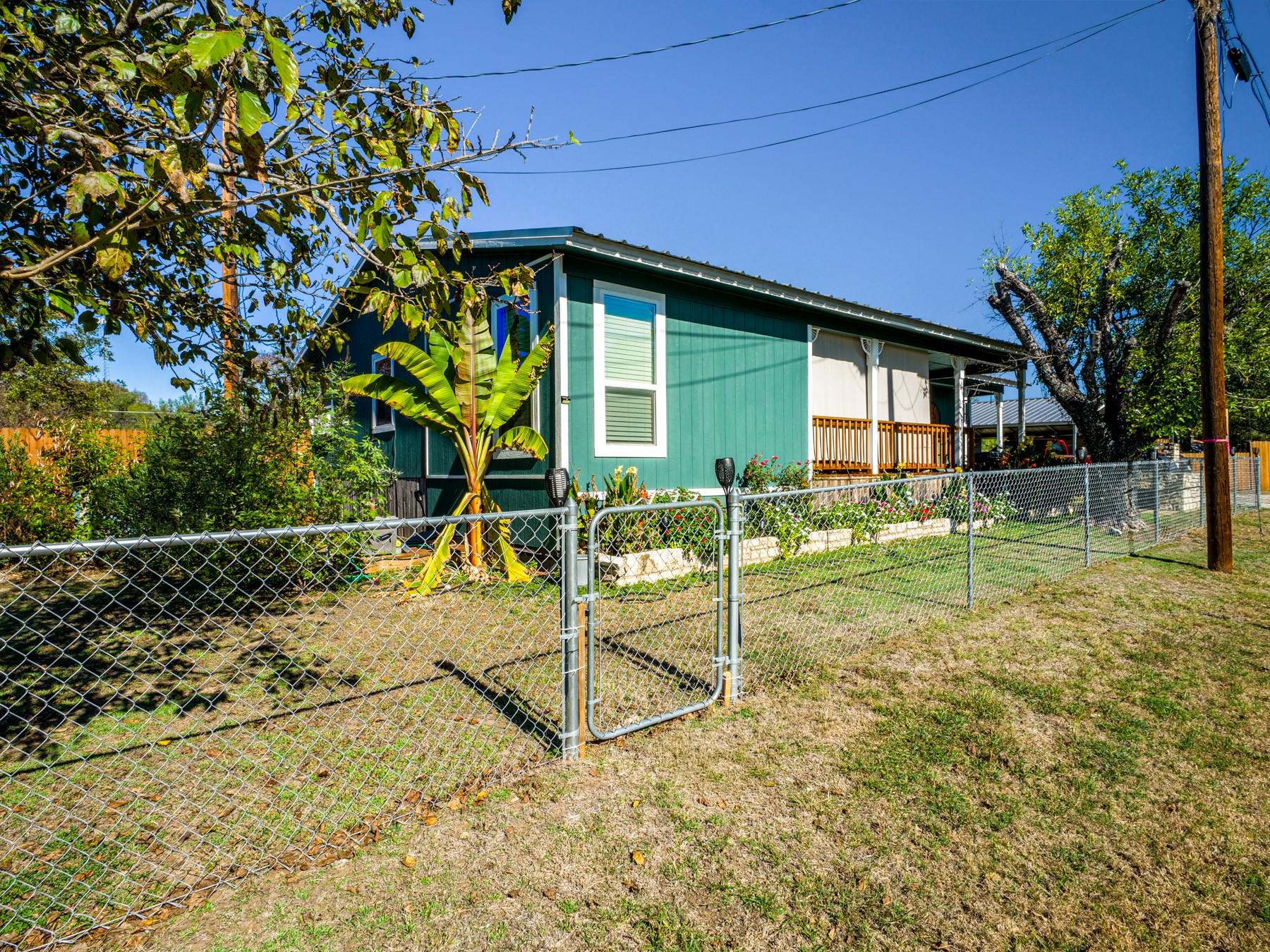 Homes for sale in Marble Falls, TX | 301 E Castlebriar Dr, Marble Falls, TX 78654 | MLS# 2788368