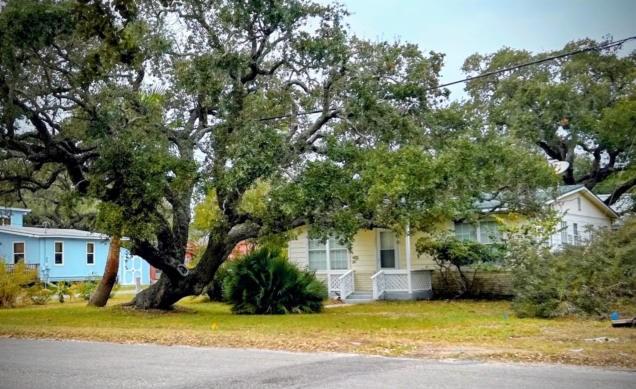 Homes for sale in Rockport, TX | 307 Broadway St, Rockport, TX 78358 | MLS# 6364449