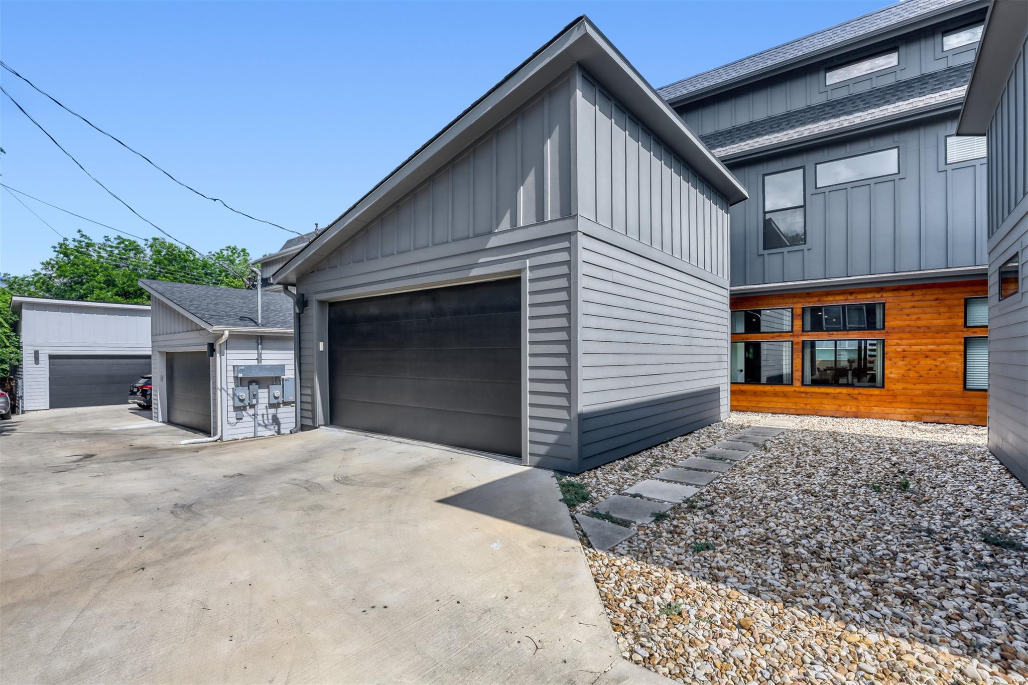 2nd image of 3300 E Martin Luther King Jr Blvd, Austin, TX 78721