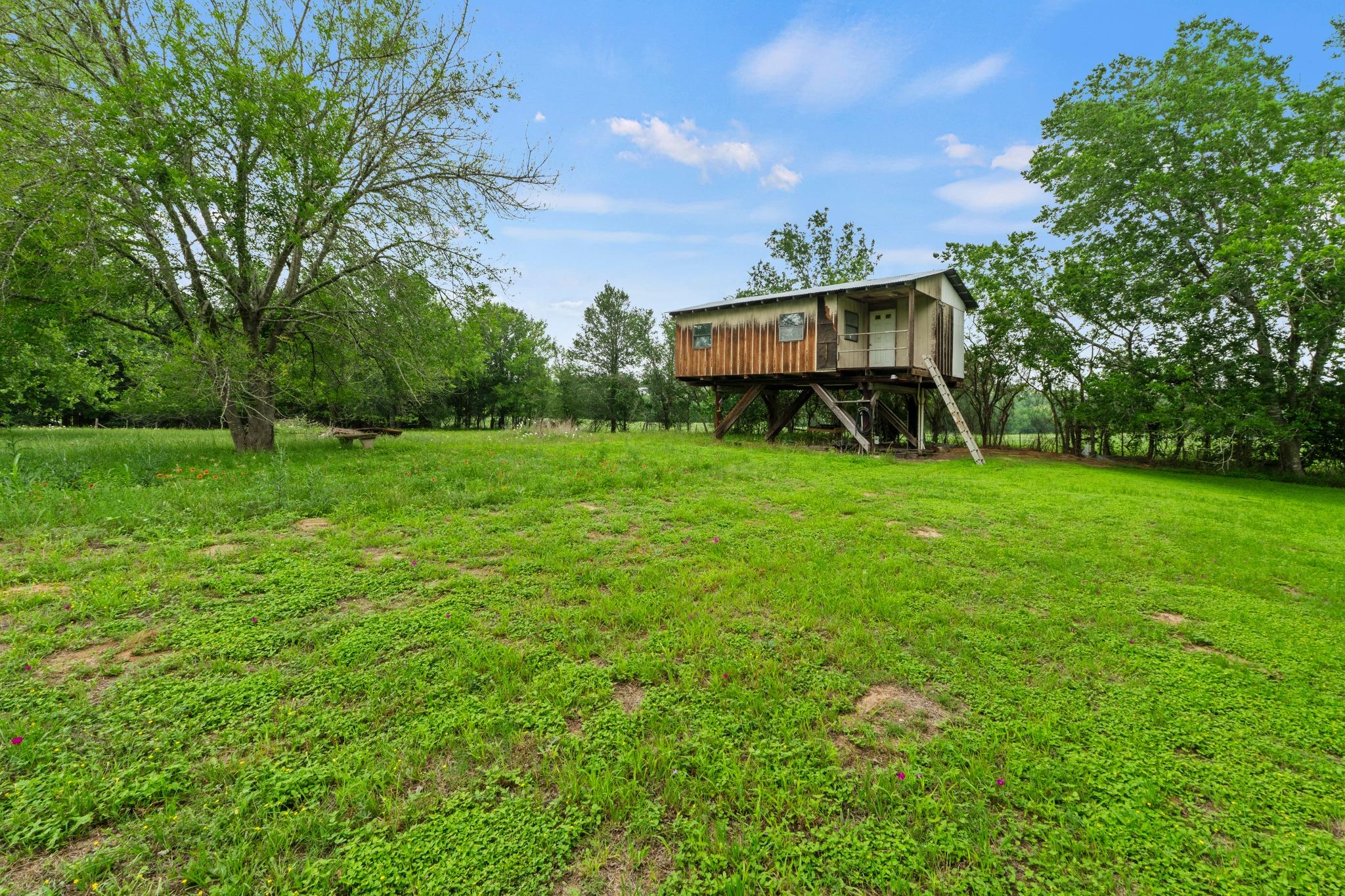 Homes for sale in Smithville, TX | 429 Hidden Shores Lp Rd, Smithville, TX 78957 | MLS# 8191322