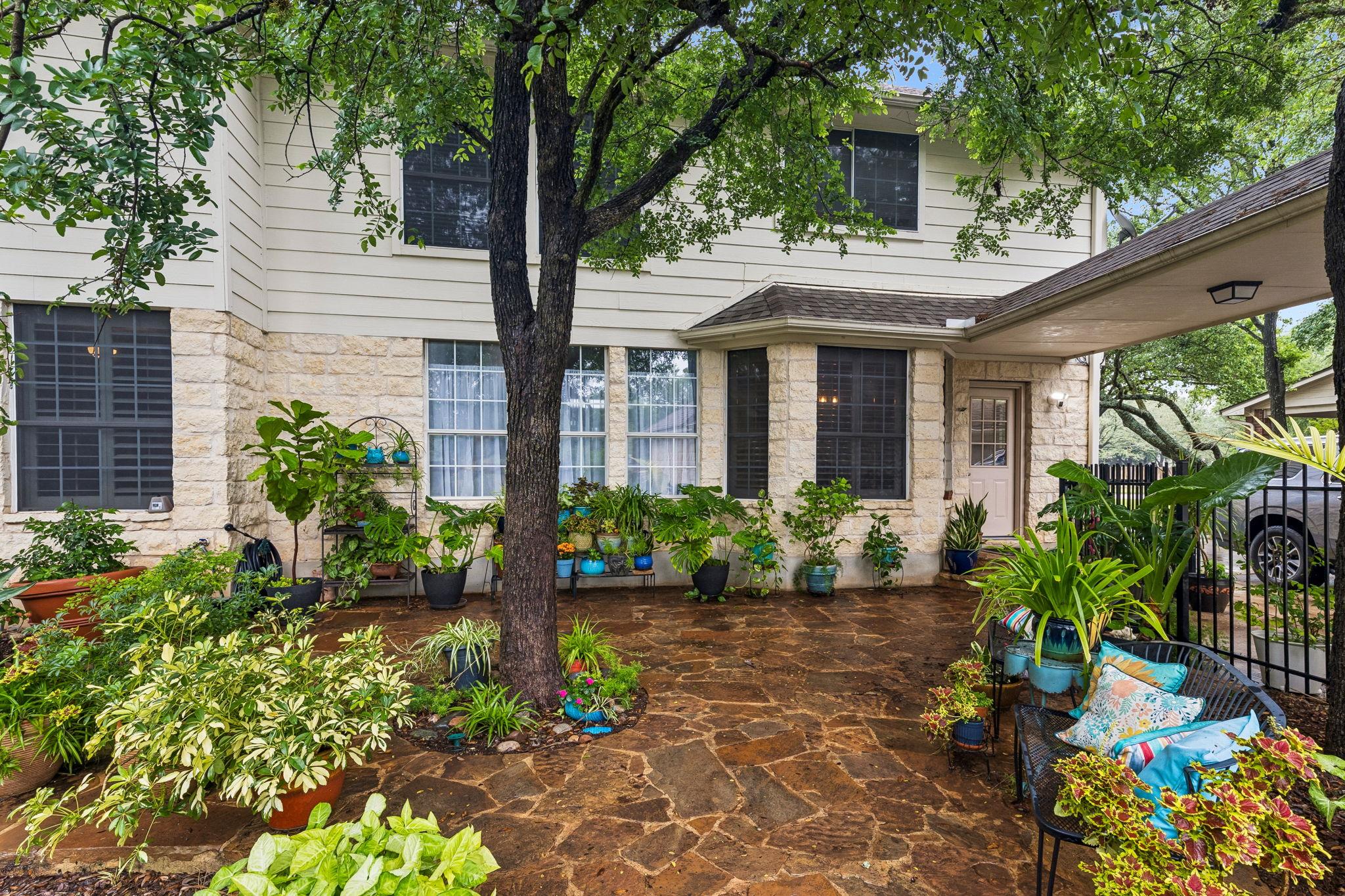 Homes for sale in Austin, TX | 6804 Robert Dixon Dr, Austin, TX 78749 | MLS# 1695371