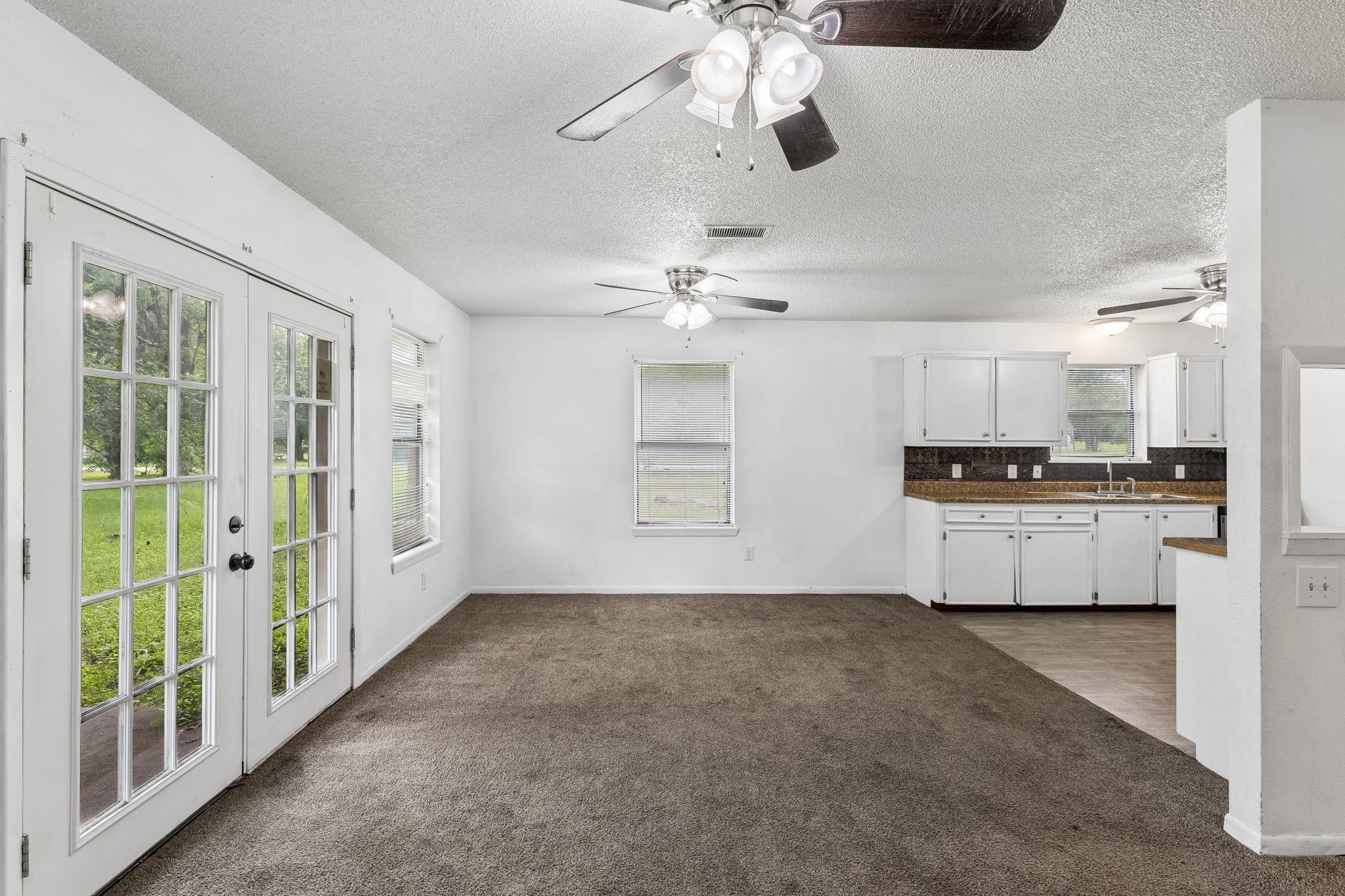3rd image of 302 Harris St, Smithville, TX 78957 | MLS# 7110006