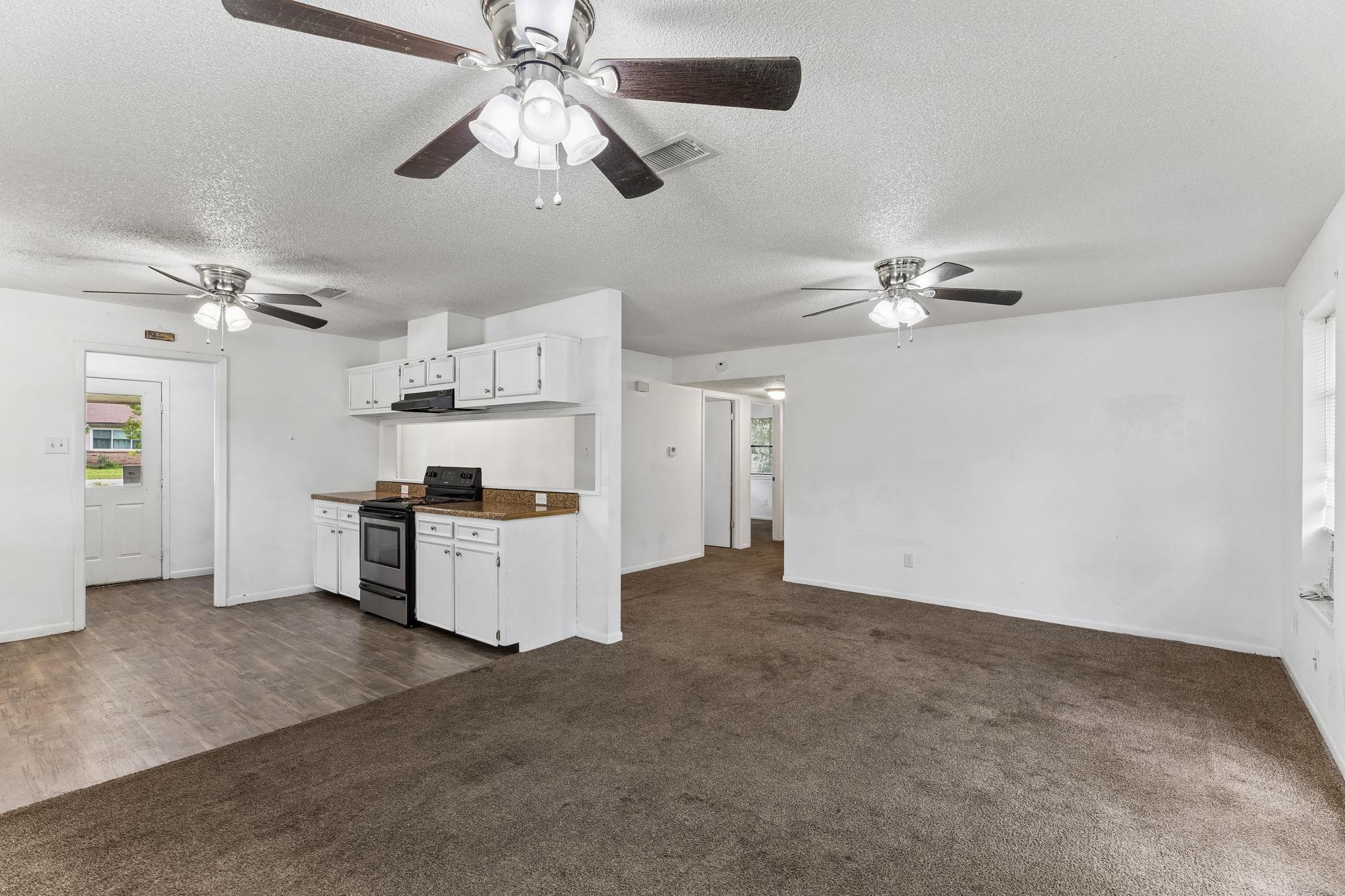 4th image of 302 Harris St, Smithville, TX 78957 | MLS# 7110006