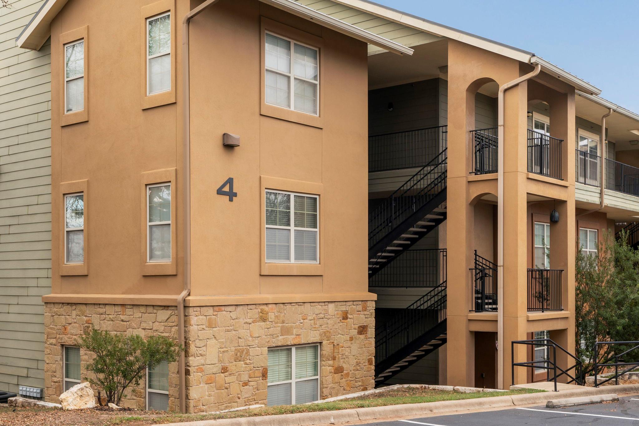 Homes for sale in Austin, TX | 6810 Deatonhill Dr, Austin, TX 78745