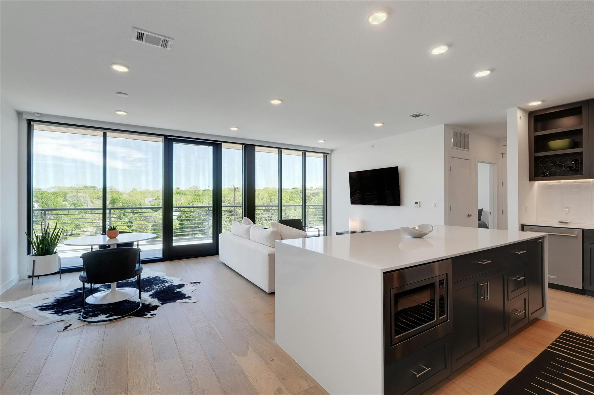 4th image of 1600 S 1St St #403, Austin, TX 78704 | MLS# 9991593