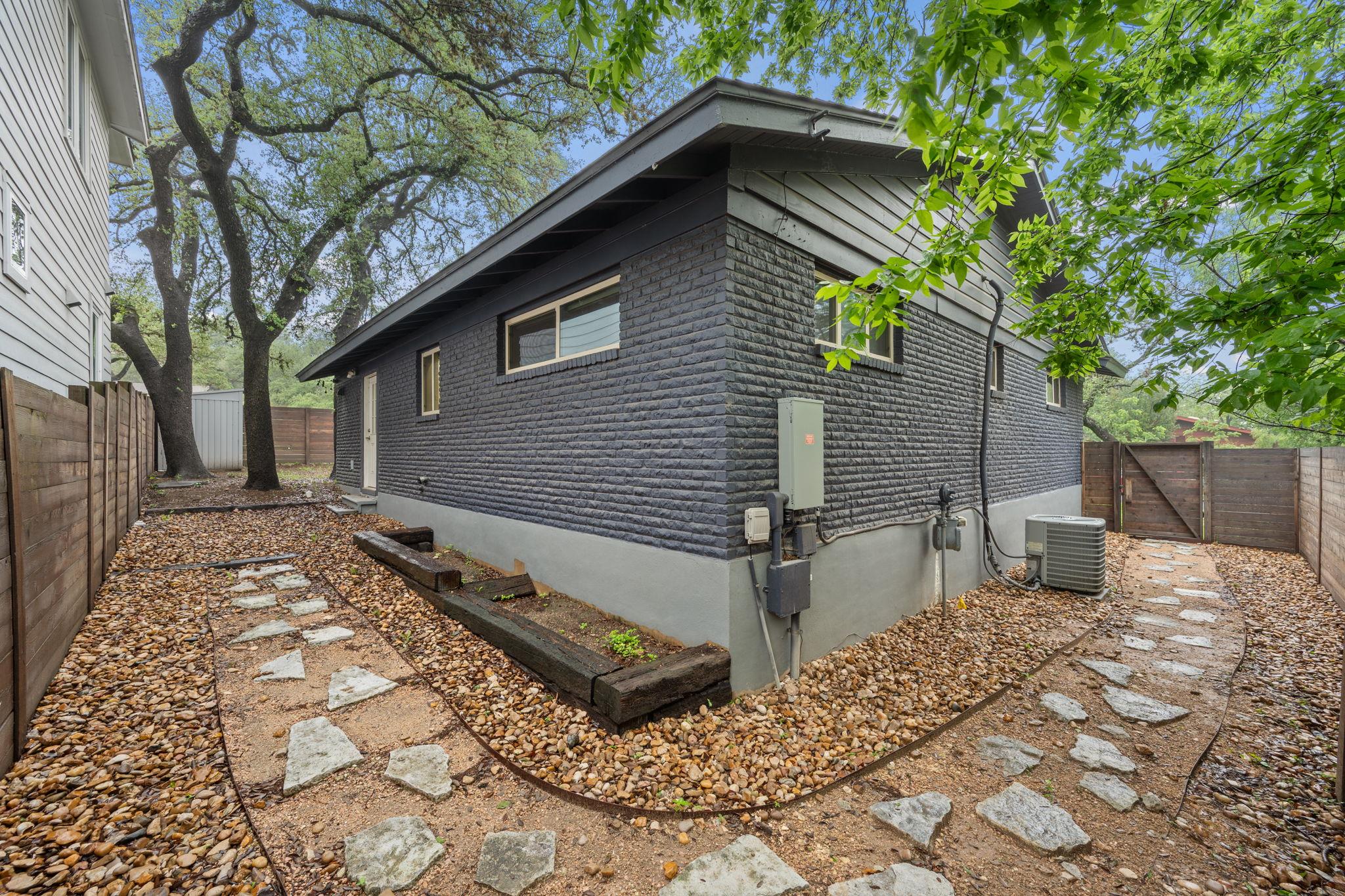 Homes for sale in Austin, TX | 3015 Burning Oak Dr, Austin, TX 78704 | Houzeo
