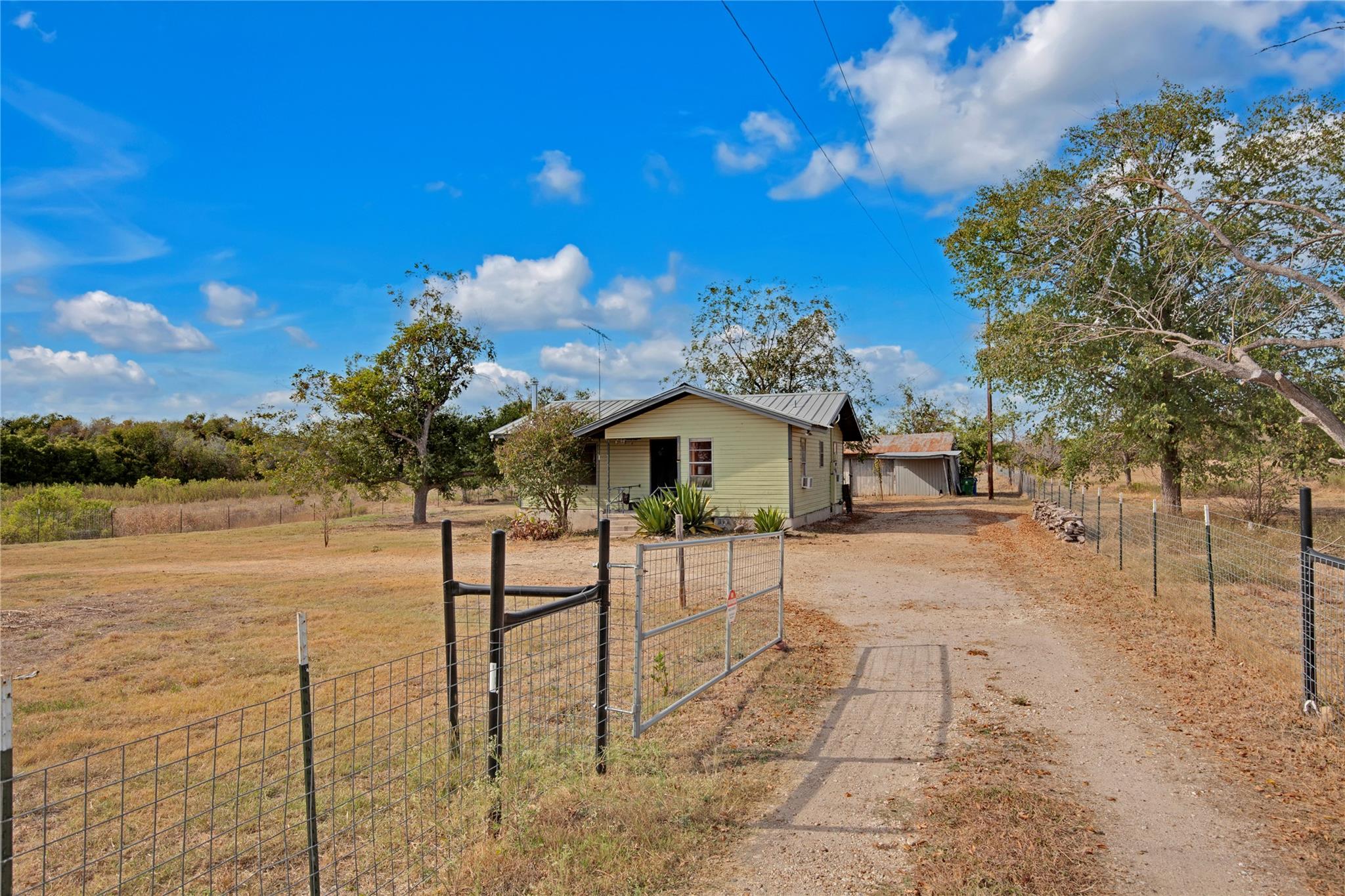 4th image of 1607 E 4Th St, Taylor, TX 76574 | MLS# 3463382