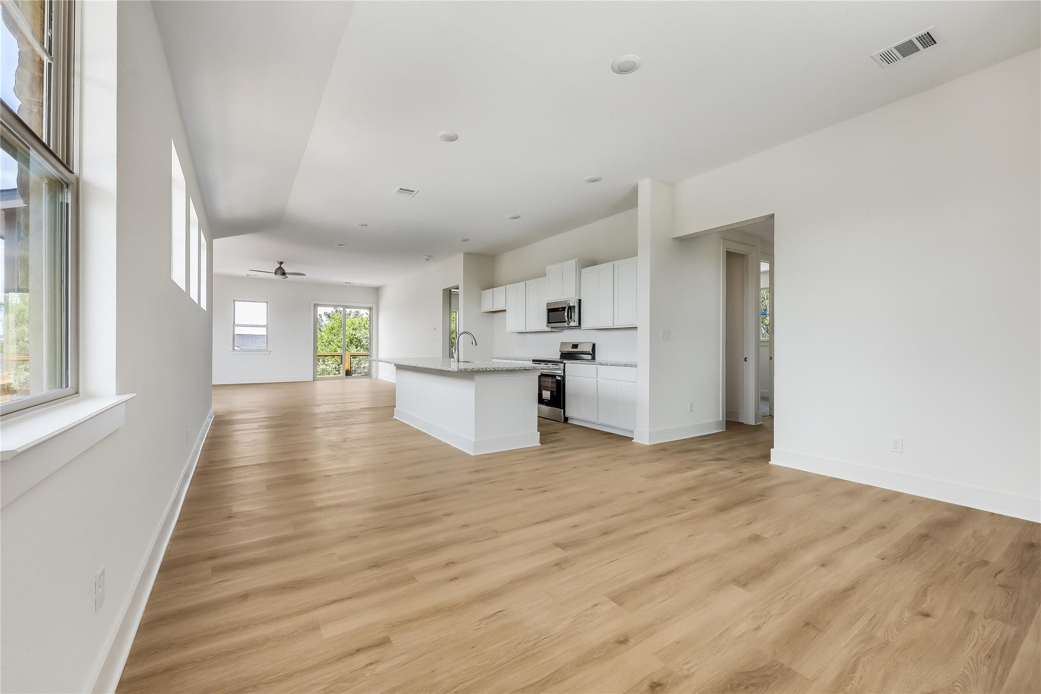 5th image of 4005 Rockpark Cir, Lago Vista, TX 78645 | MLS# 8934382