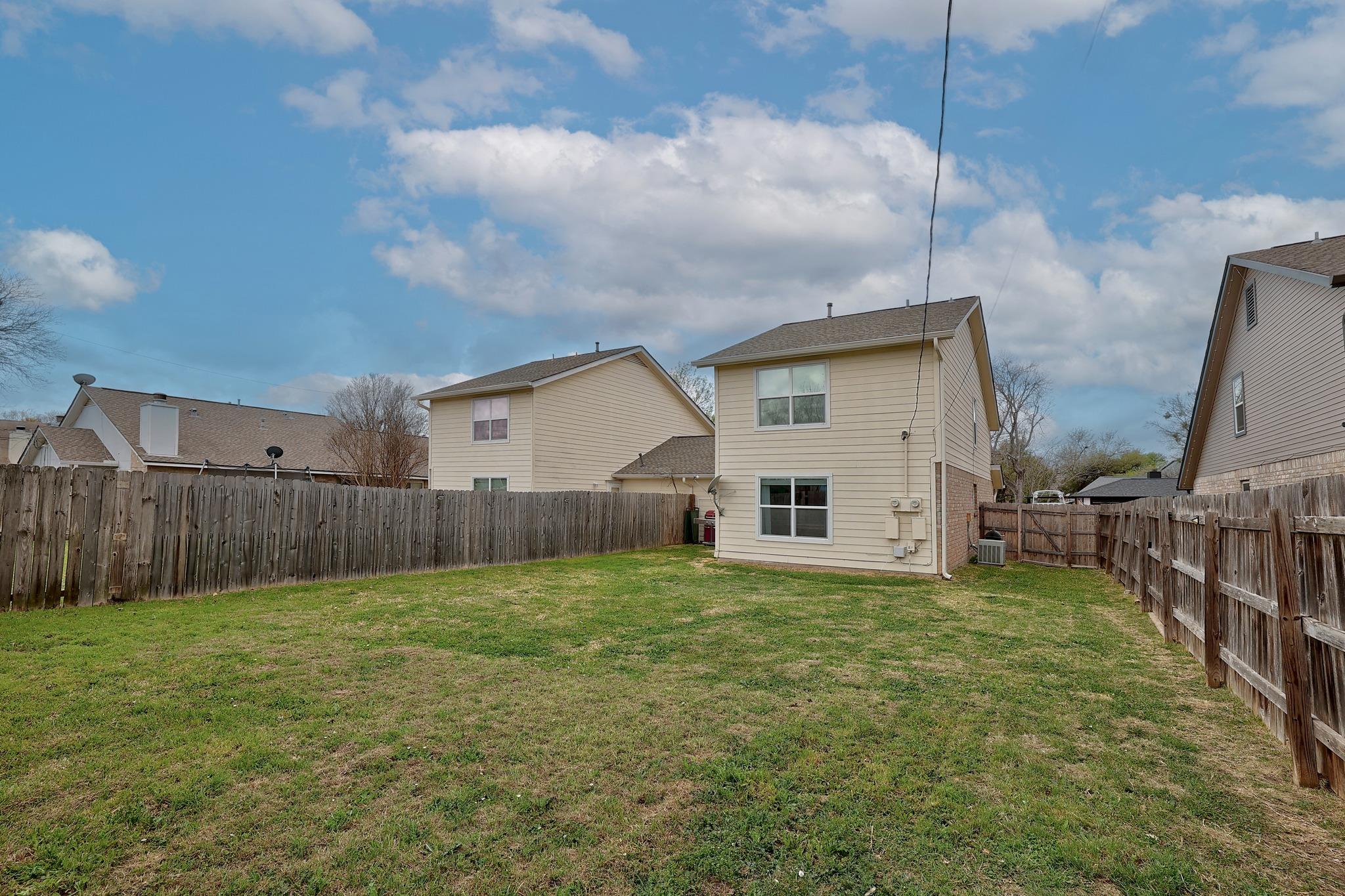 Homes for sale in Pflugerville, TX | 703 Valley View Dr, Pflugerville, TX 78660 | Houzeo
