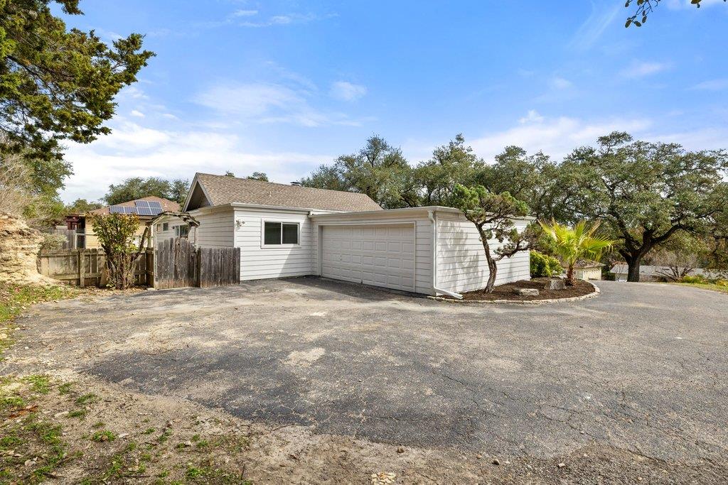 Homes for sale in Lakeway, TX | 411 Lakeway Dr, Lakeway, TX 78734 | MLS# 4100820