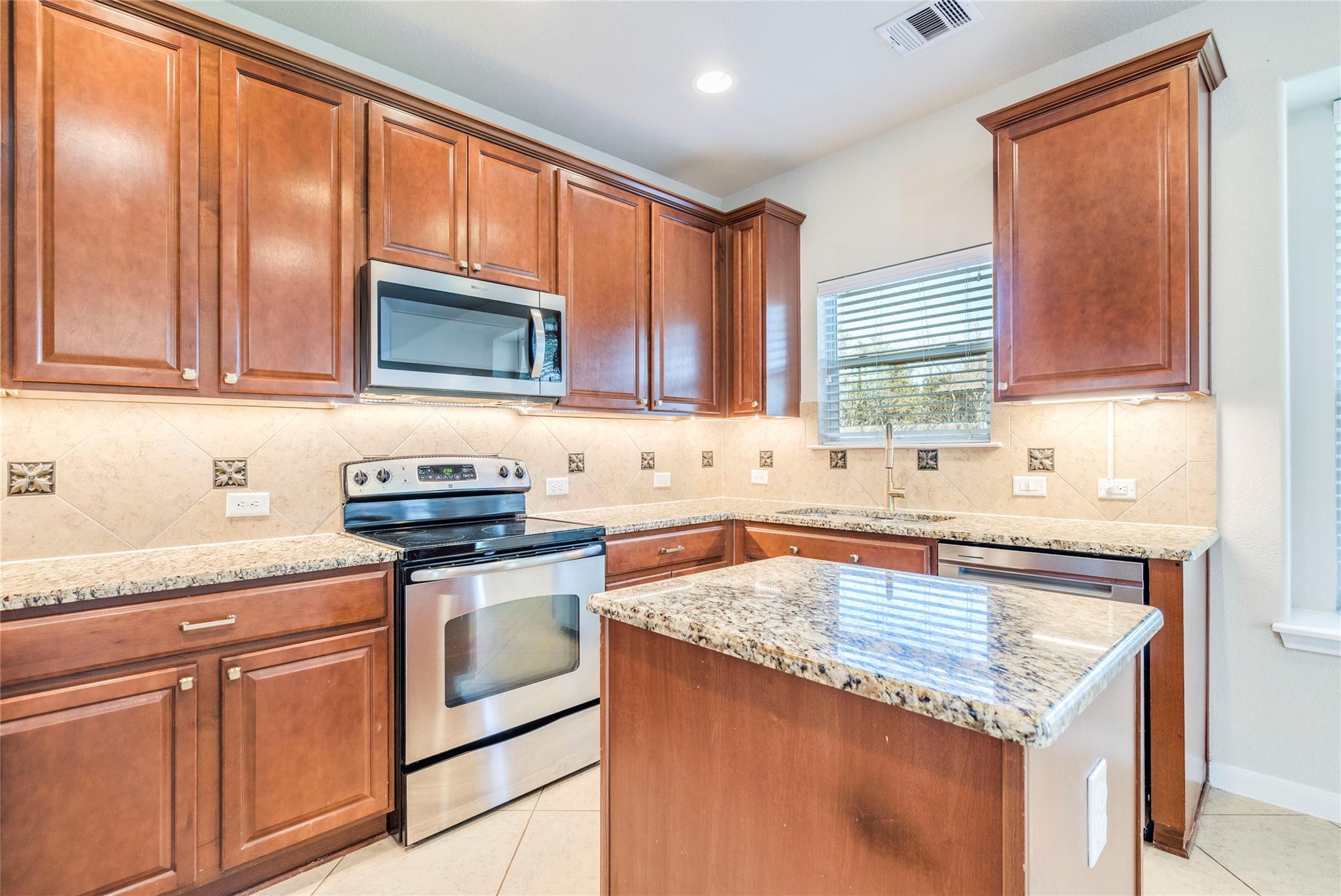 5th image of 17708 Linkhill Dr, Dripping Springs, TX 78620 | MLS# 6138836