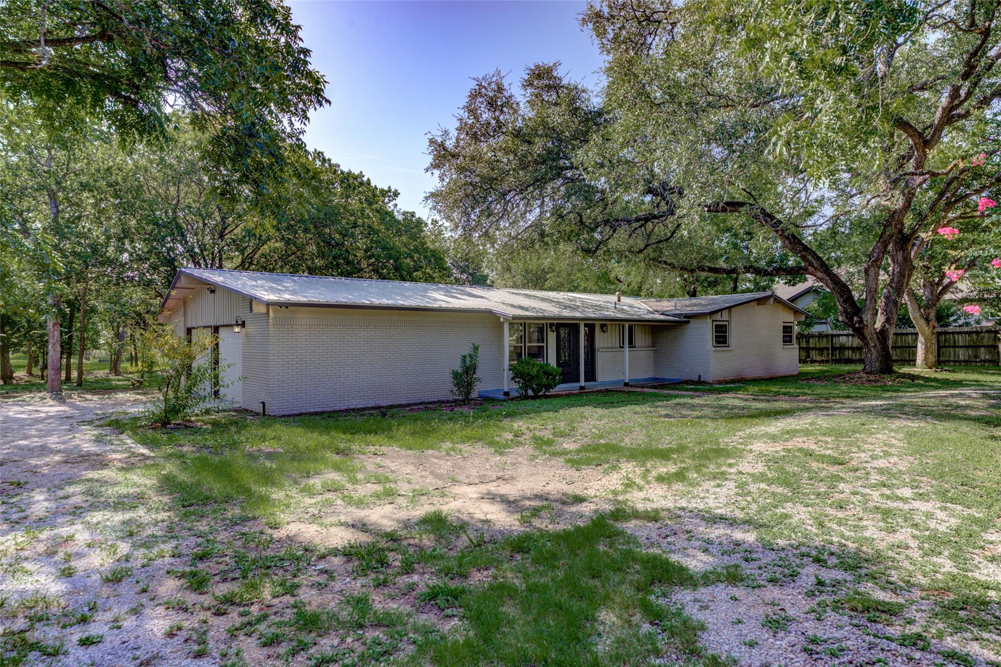 1st image of 11811 Sleepy Hollow Rd, Manchaca, TX 78652 | MLS# 8289825