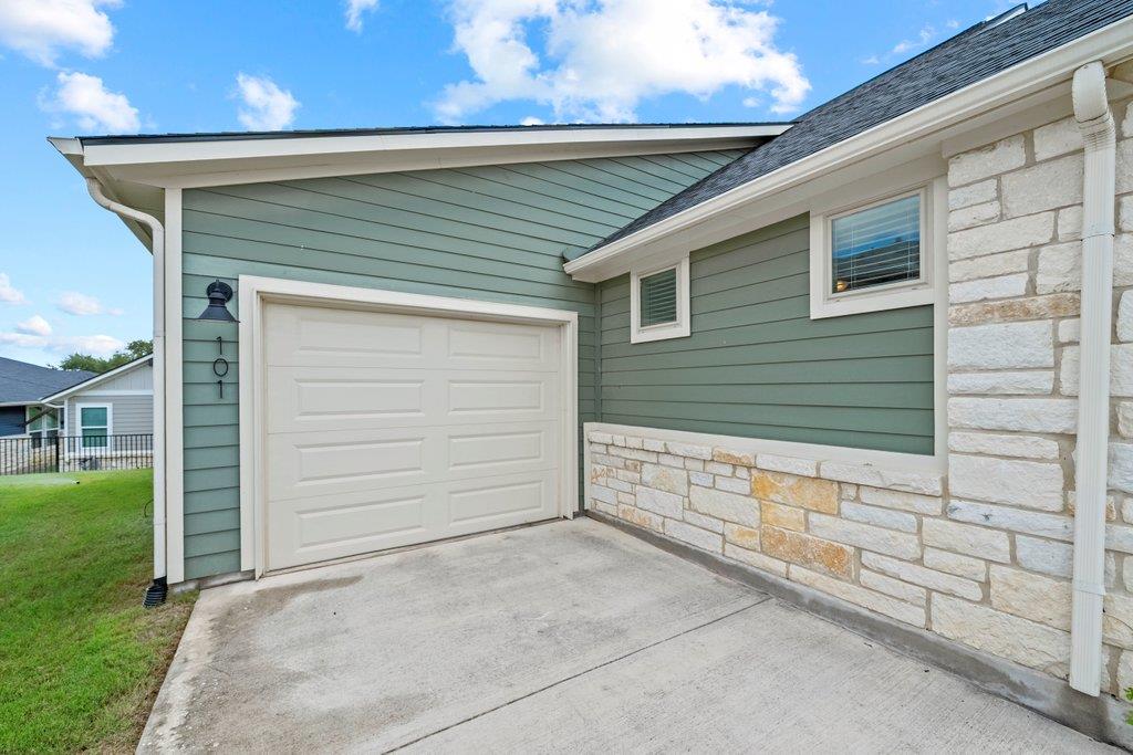 2nd image of 131 Ace Ln, San Marcos, TX 78666