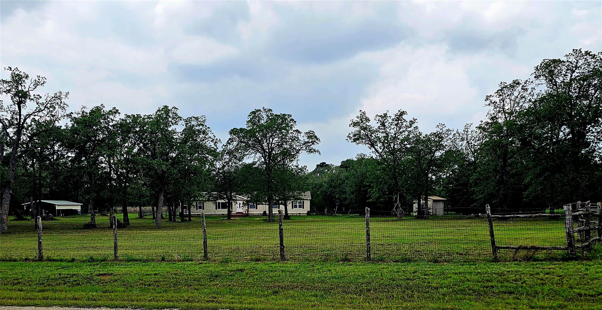 Homes for sale in Paige, TX | 552 S Old Potato Rd, Paige, TX 78659 | MLS# 3812948