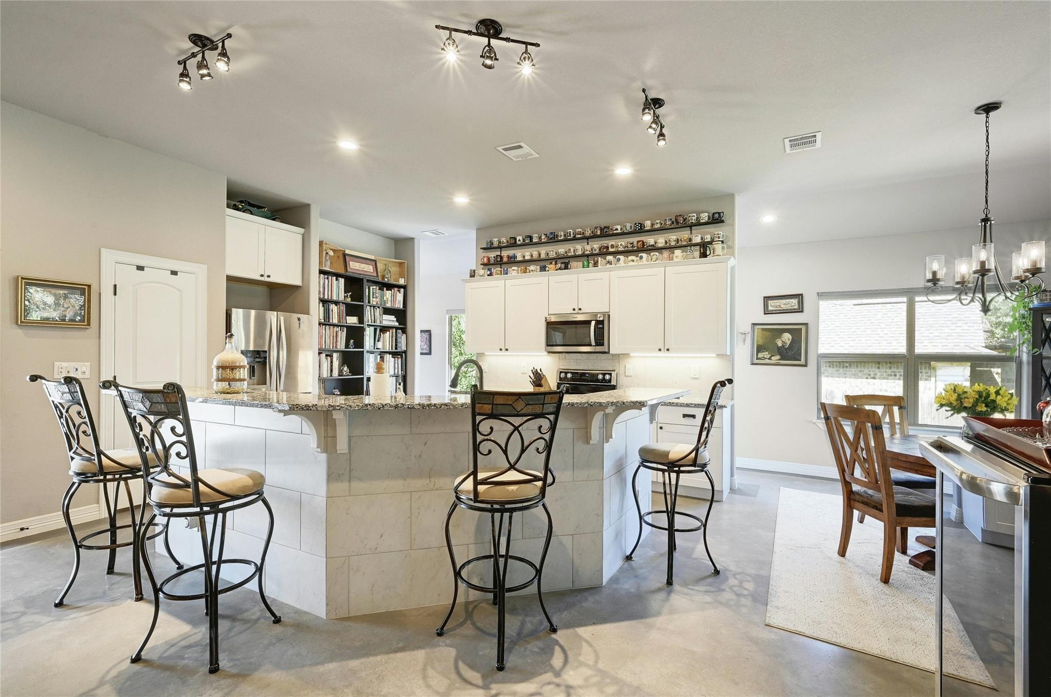 4th image of 19908 Victoria Chase Rd, Lago Vista, TX 78645 | MLS# 5060467
