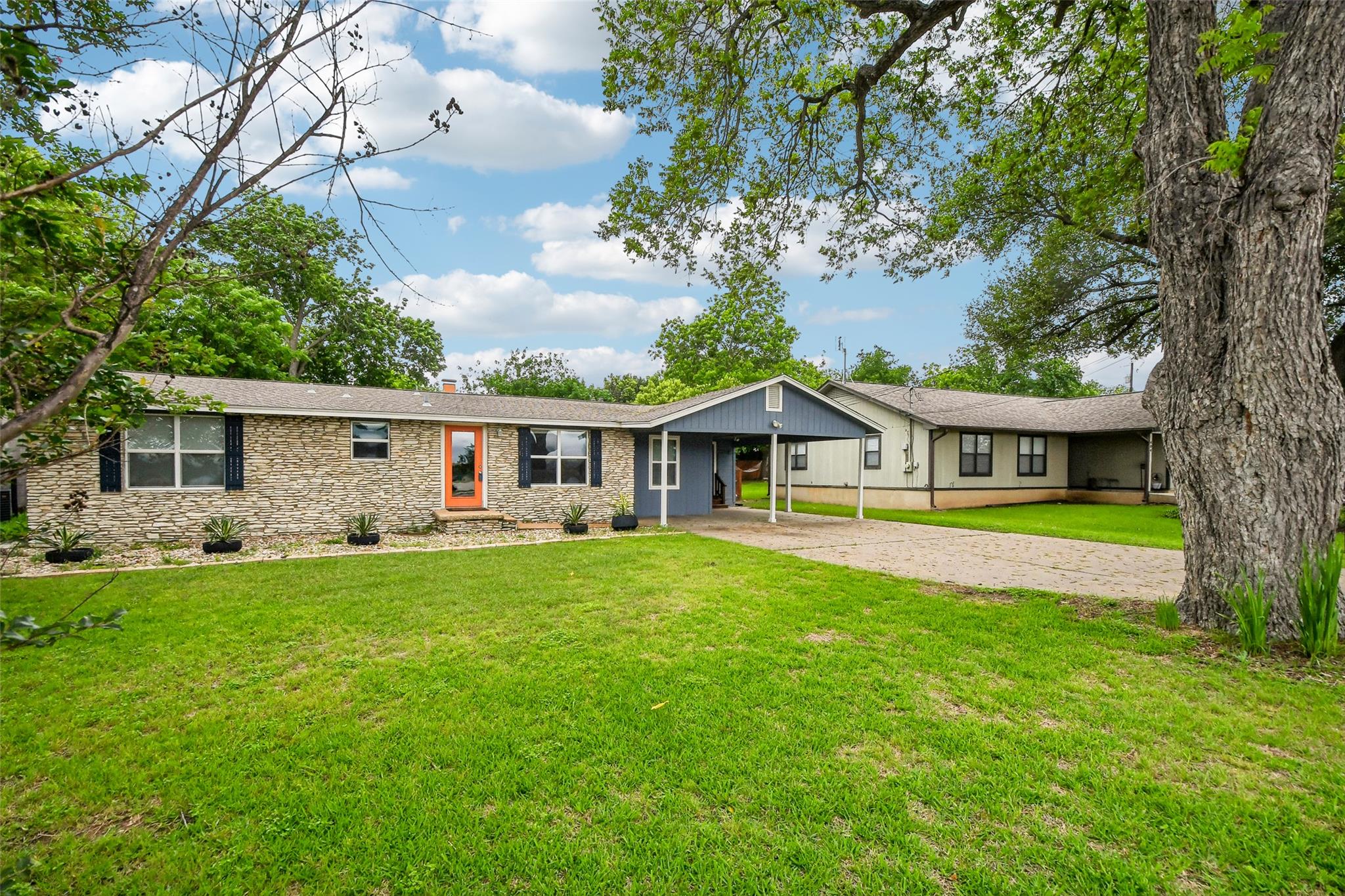 Homes for sale in Georgetown, TX | 406 E 2nd St, Georgetown, TX 78626 | MLS# 1660428
