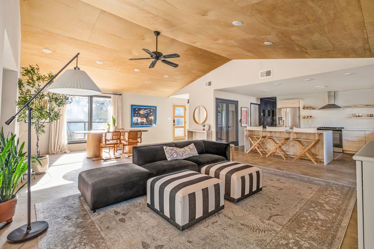 4th image of 510 Thousand Oaks Dr, Cedar Creek, TX 78612 | MLS# 9401034