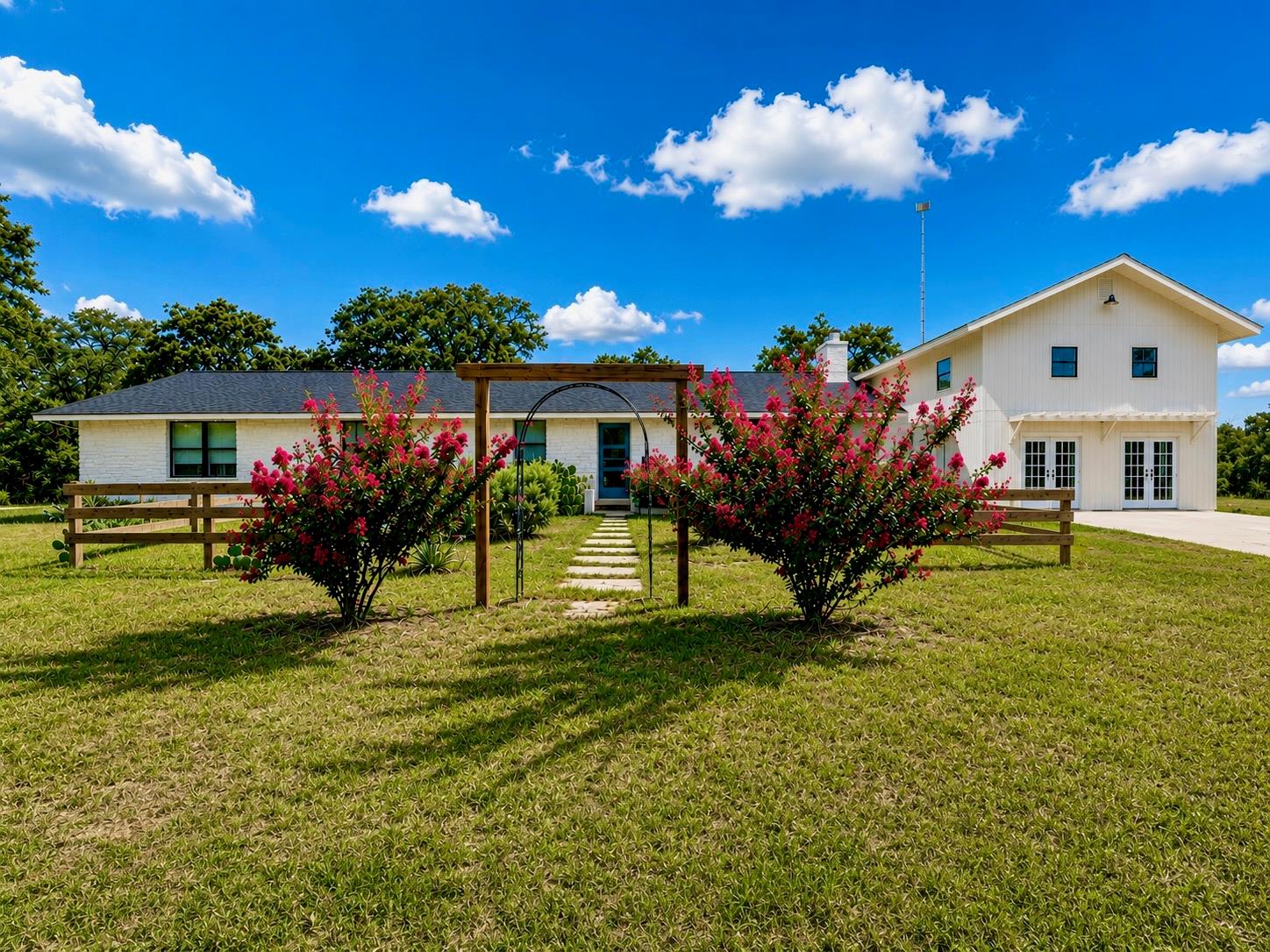 1st image of 510 Thousand Oaks Dr, Cedar Creek, TX 78612 | MLS# 9401034