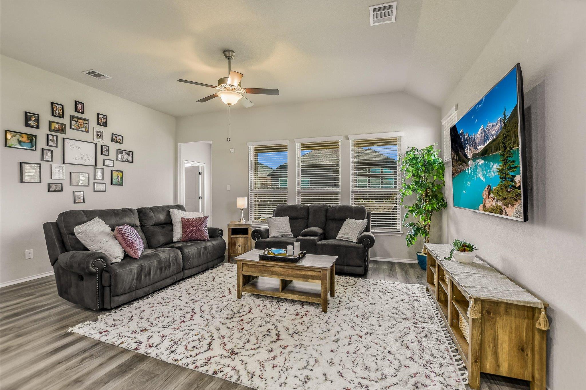 5th image of 100 Rebel Red Cv, Liberty Hill, TX 78642 | MLS# 3989579