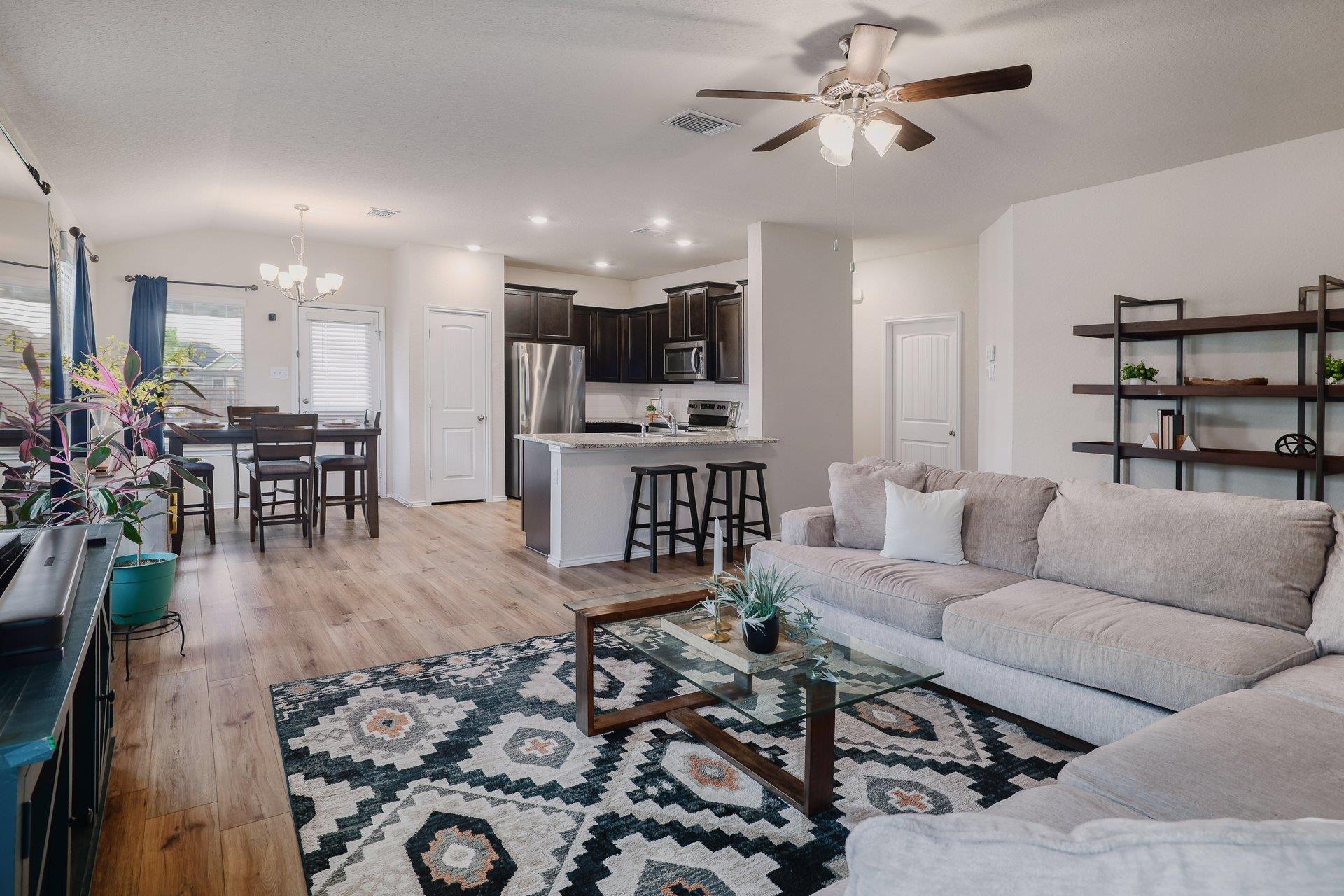 4th image of 1704 T H Johnson Dr, Taylor, TX 76574 | MLS# 5142968