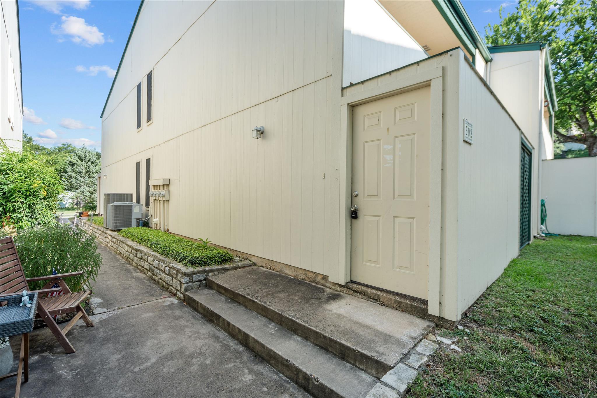 3rd image of 6718 Silvermine Dr #302, Austin, TX 78736 | MLS# 7836197