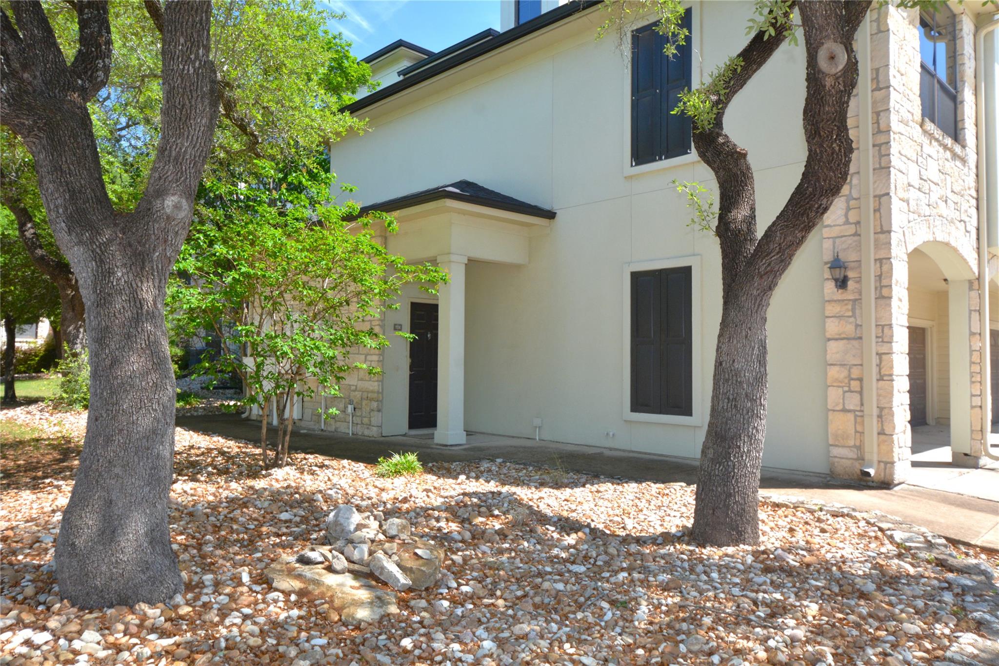 2nd image of 7701 Rialto Blvd #124, Austin, TX 78735 | MLS# 8601504