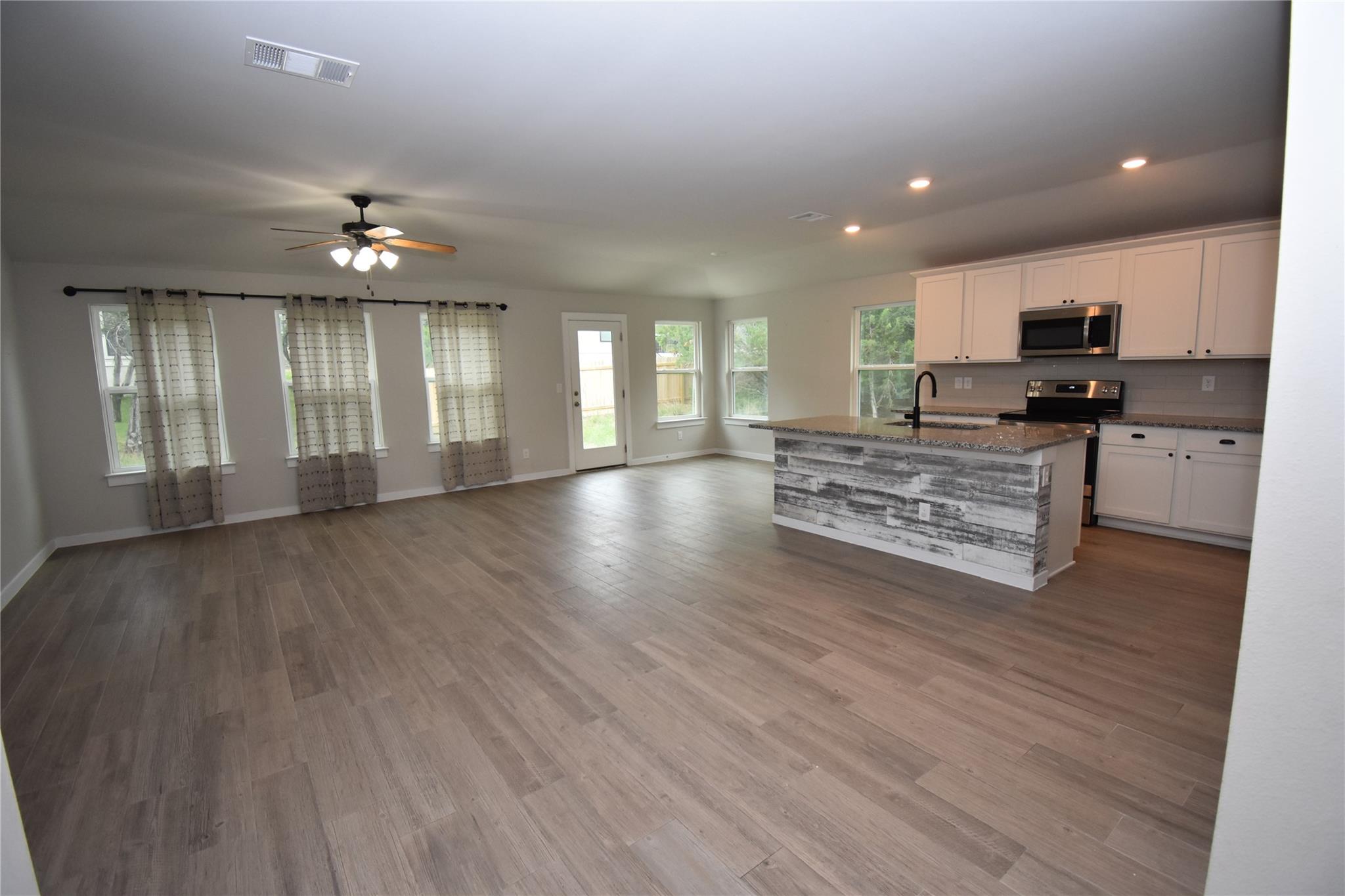 3rd image of 21209 Santa Carlo Ave, Lago Vista, TX 78645 | MLS# 3768989