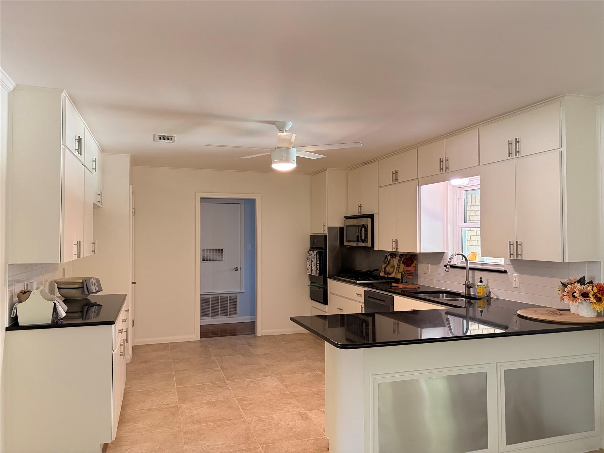 5th image of 4710 Frontier Trl, Austin, TX 78745 | MLS# 1464405