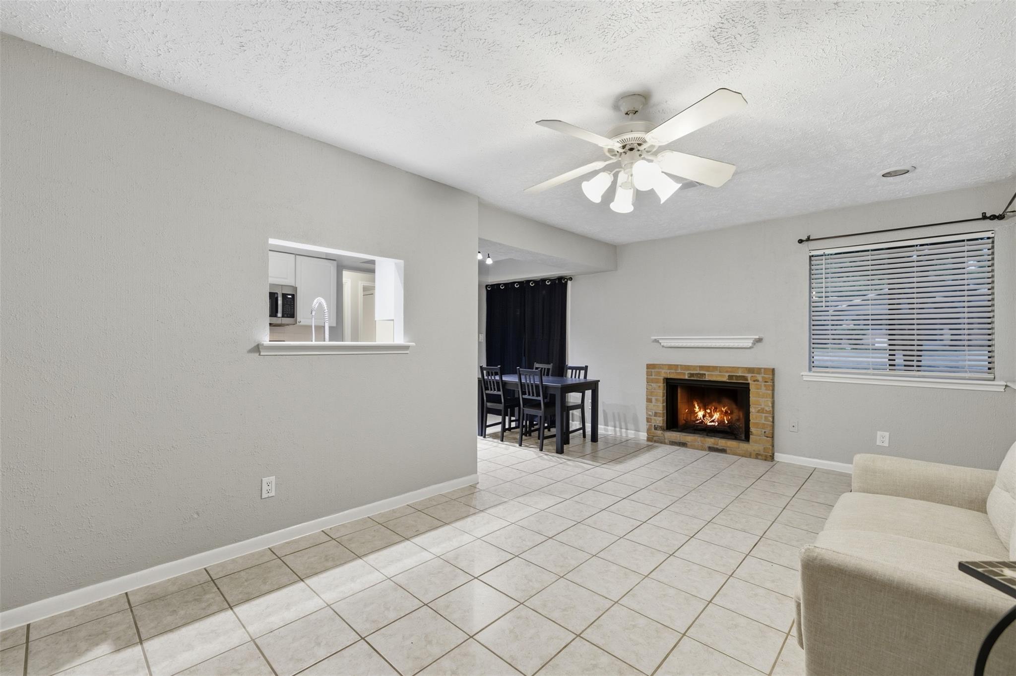 2nd image of 421 W San Antonio St #A2, San Marcos, TX 78666 | MLS# 5406721