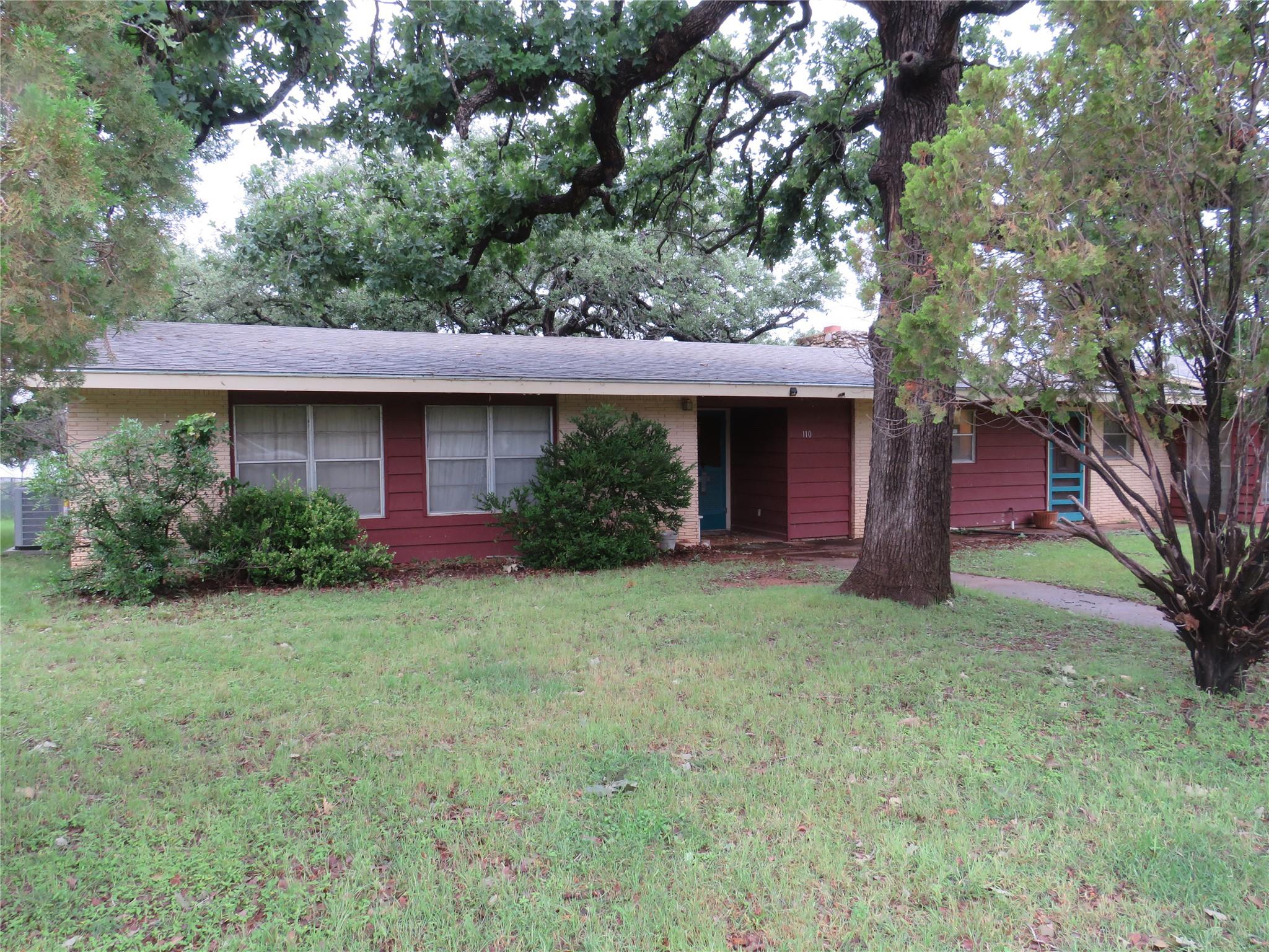Homes for sale in Bluffton, TX | 110 W Lakecrest Dr, Bluffton, TX 78607 | MLS# 6093187