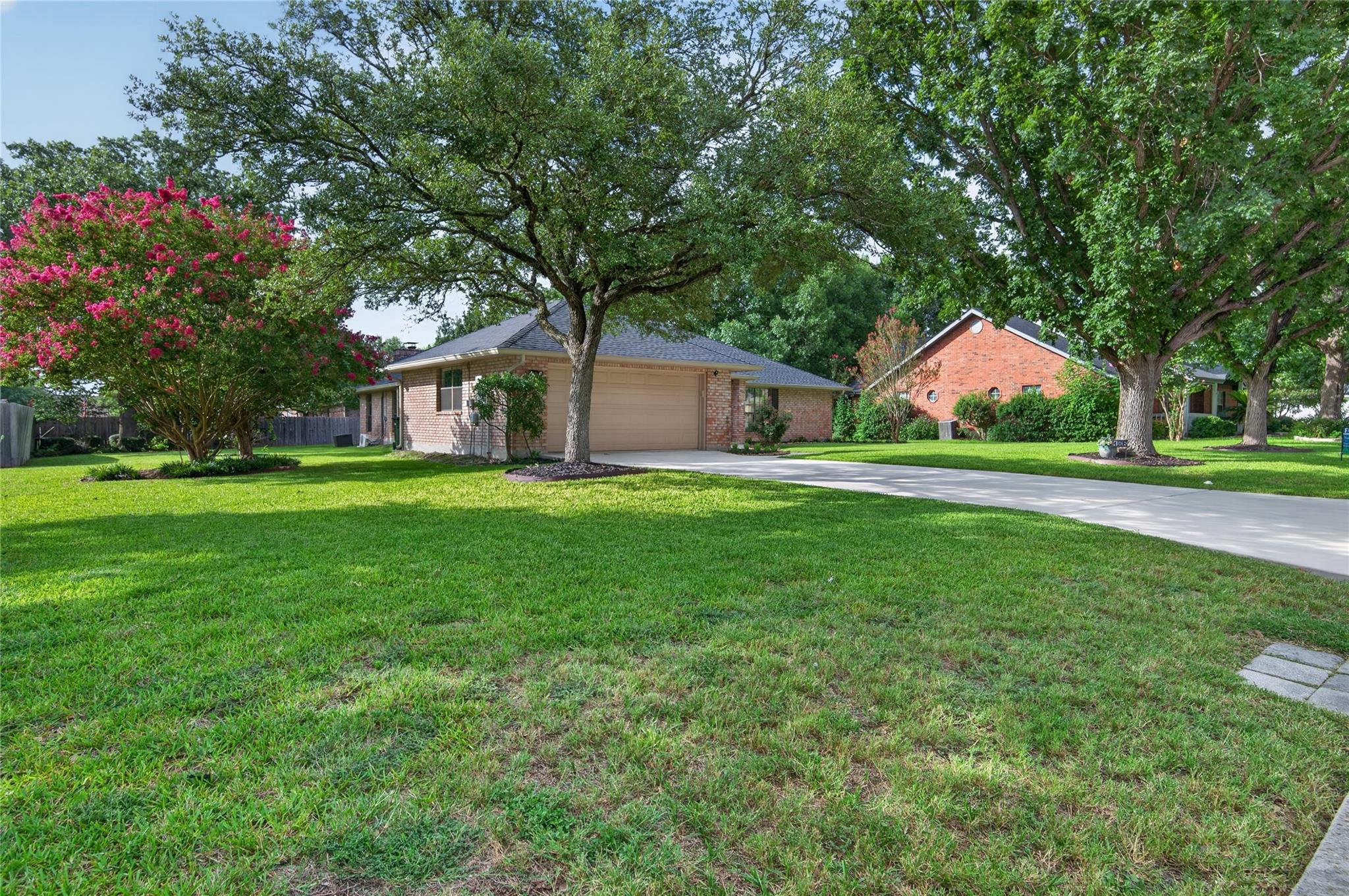 2nd image of 136 Dundee Grace, New Braunfels, TX 78130 | MLS# 2491747
