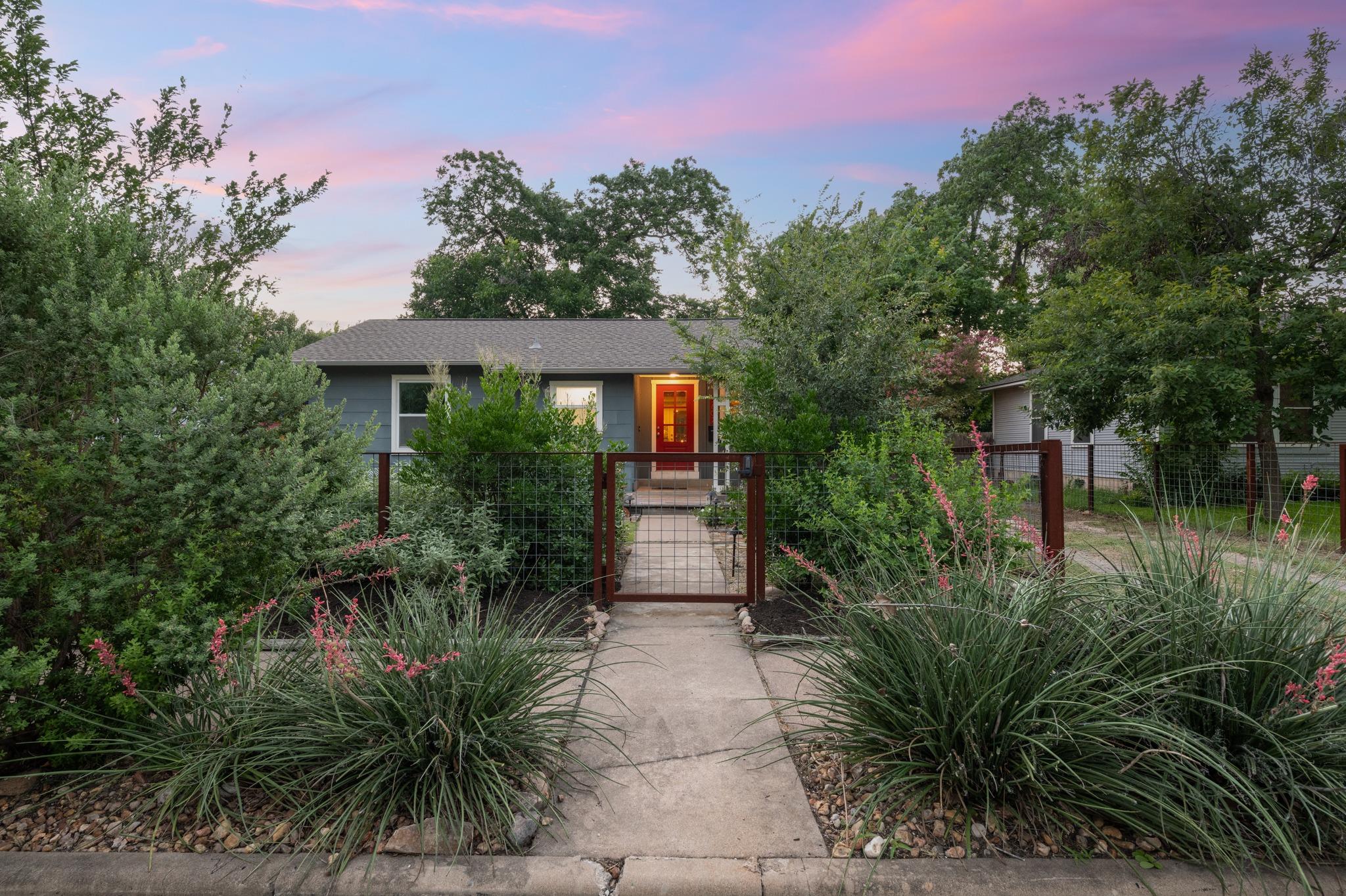 1st image of 5802 Chesterfield Ave, Austin, TX 78752 | MLS# 8309019
