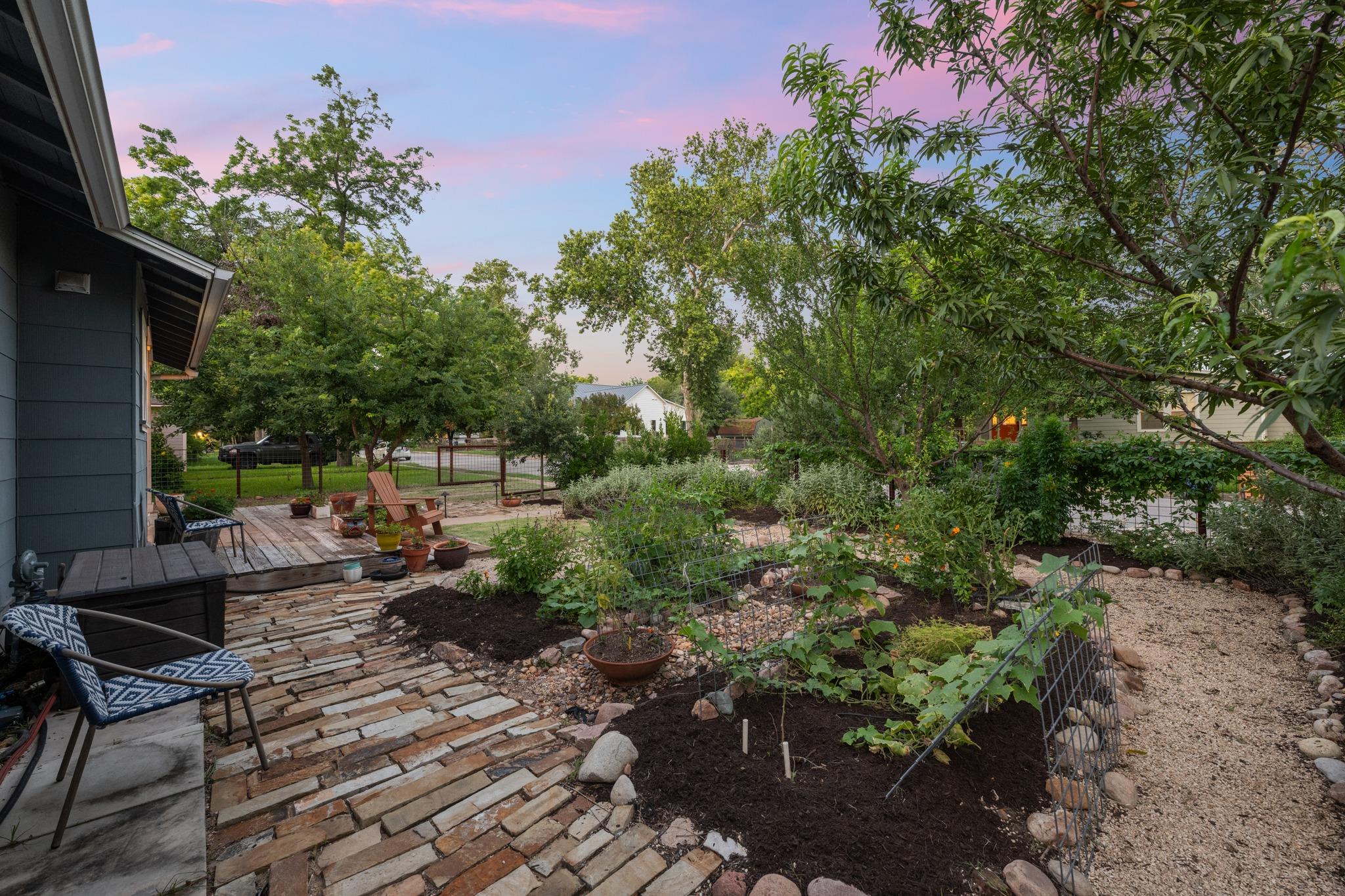 4th image of 5802 Chesterfield Ave, Austin, TX 78752 | MLS# 8309019