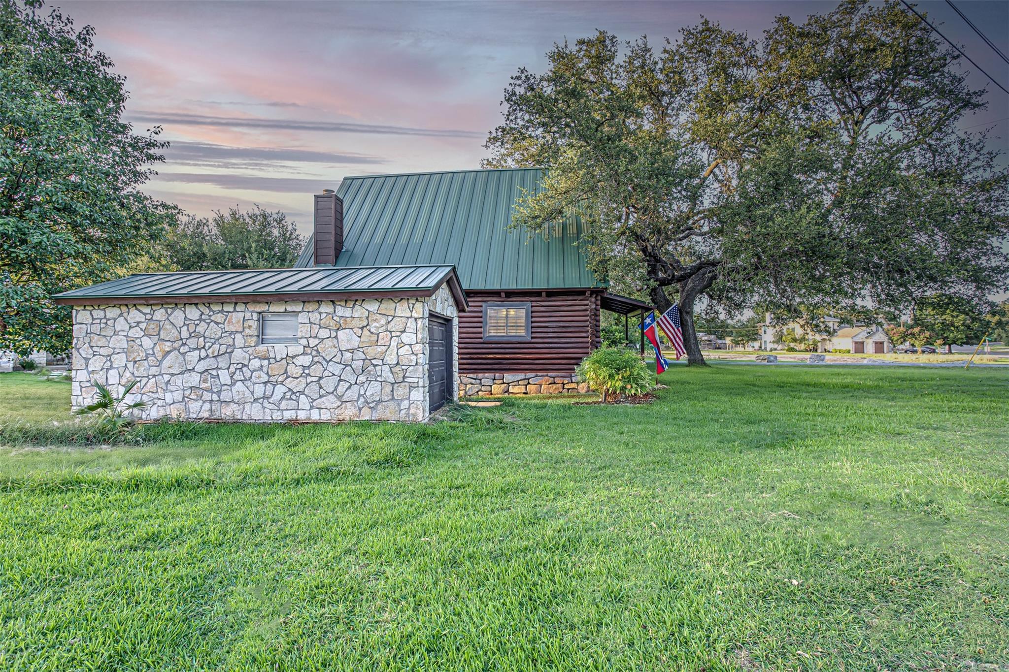 2nd image of 401 Lake Point Dr, Horseshoe Bay, TX 78657 | MLS# 3472021