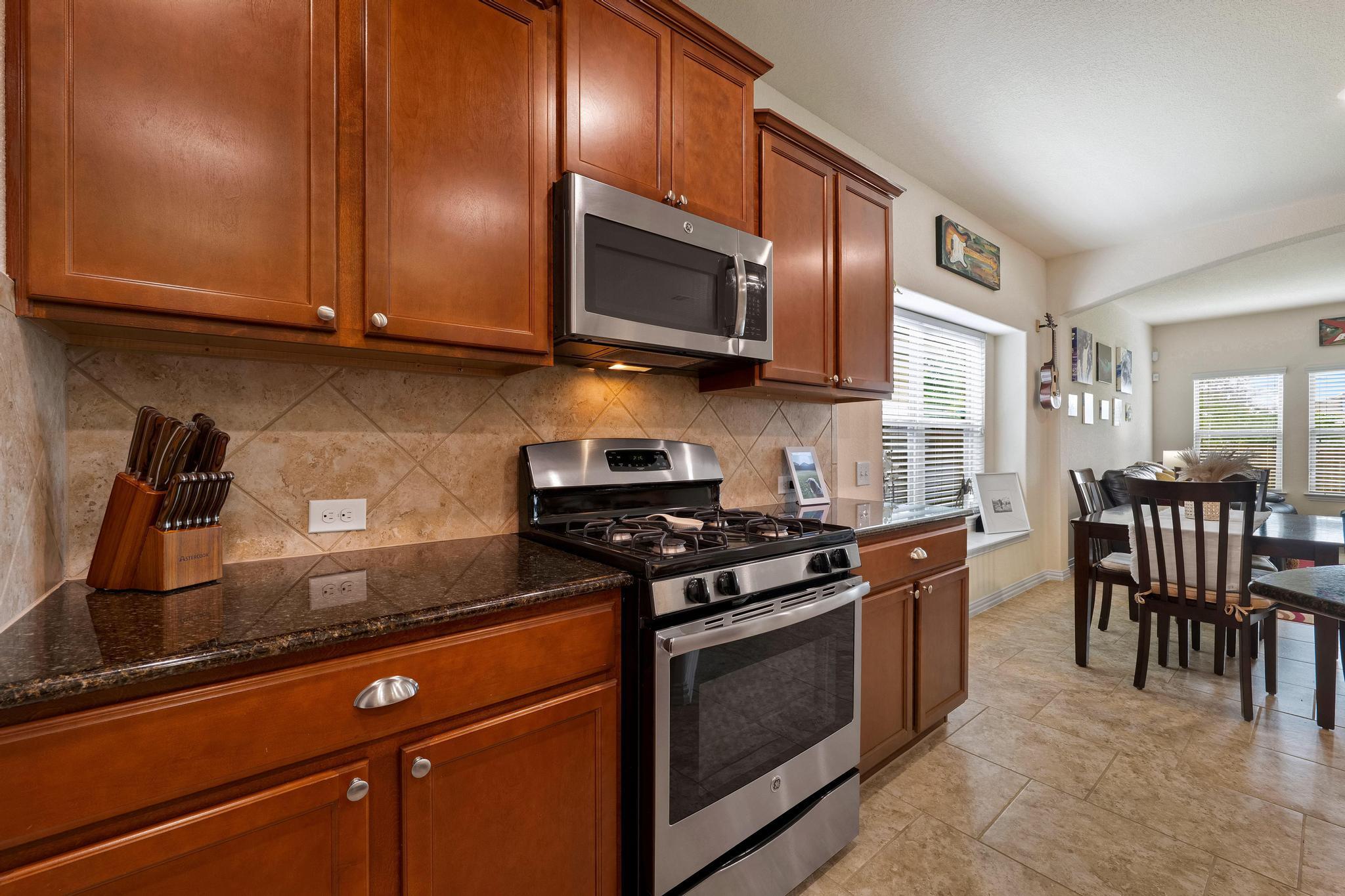 Homes for sale in Austin, TX | 6905 Vail Ridge St, Austin, TX 78744 | MLS# 9414301