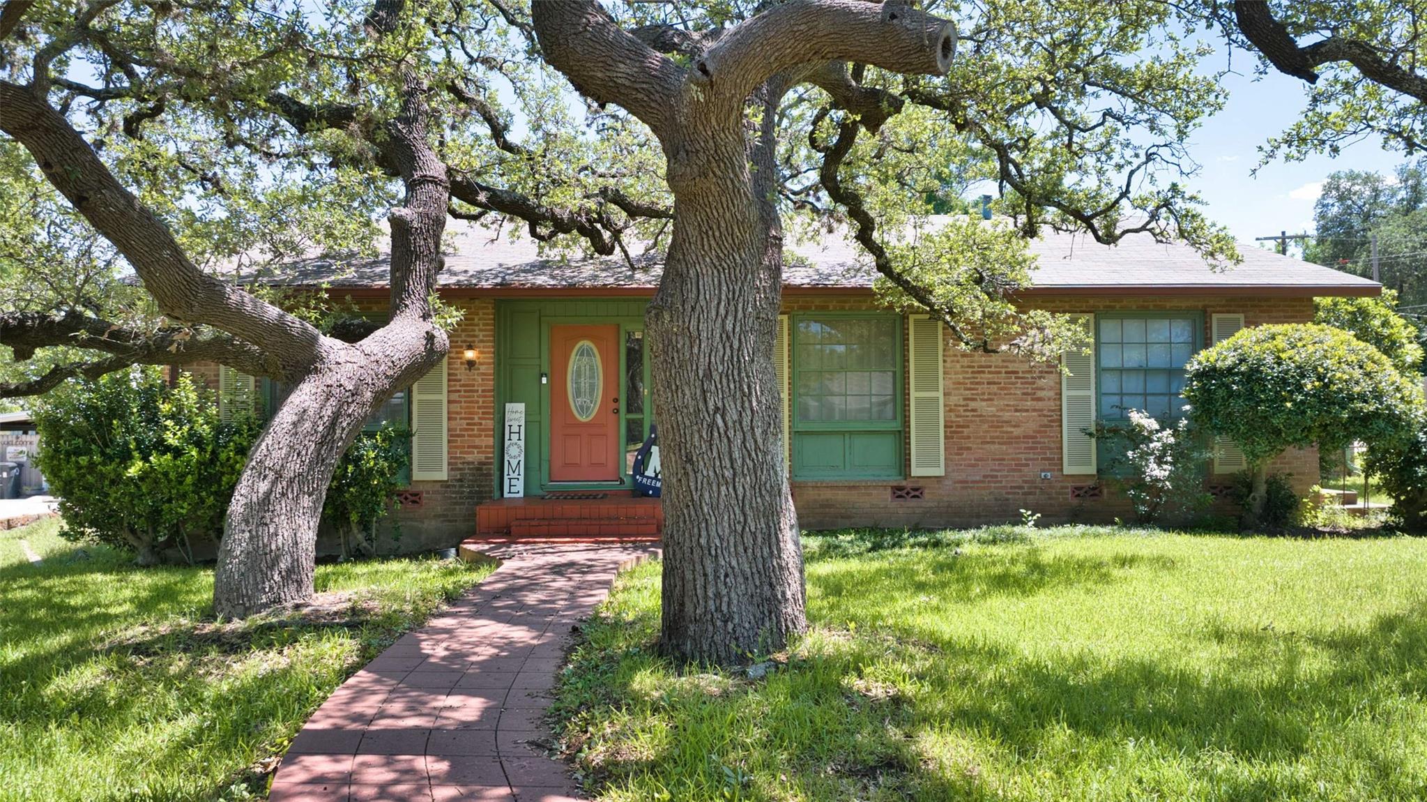 Homes for sale in Mason, TX | 325 E Rainey St, Mason, TX 76856 | MLS# 4382681