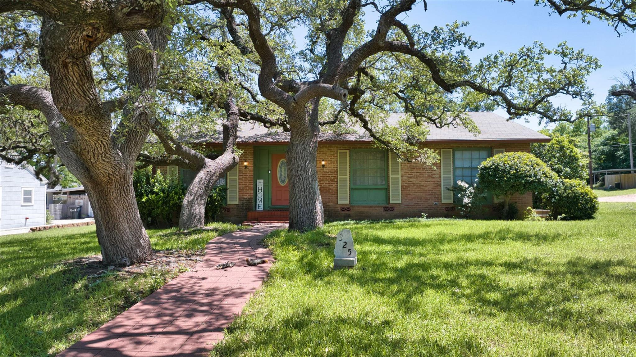 Homes for sale in Mason, TX | 325 E Rainey St, Mason, TX 76856 | MLS# 4382681
