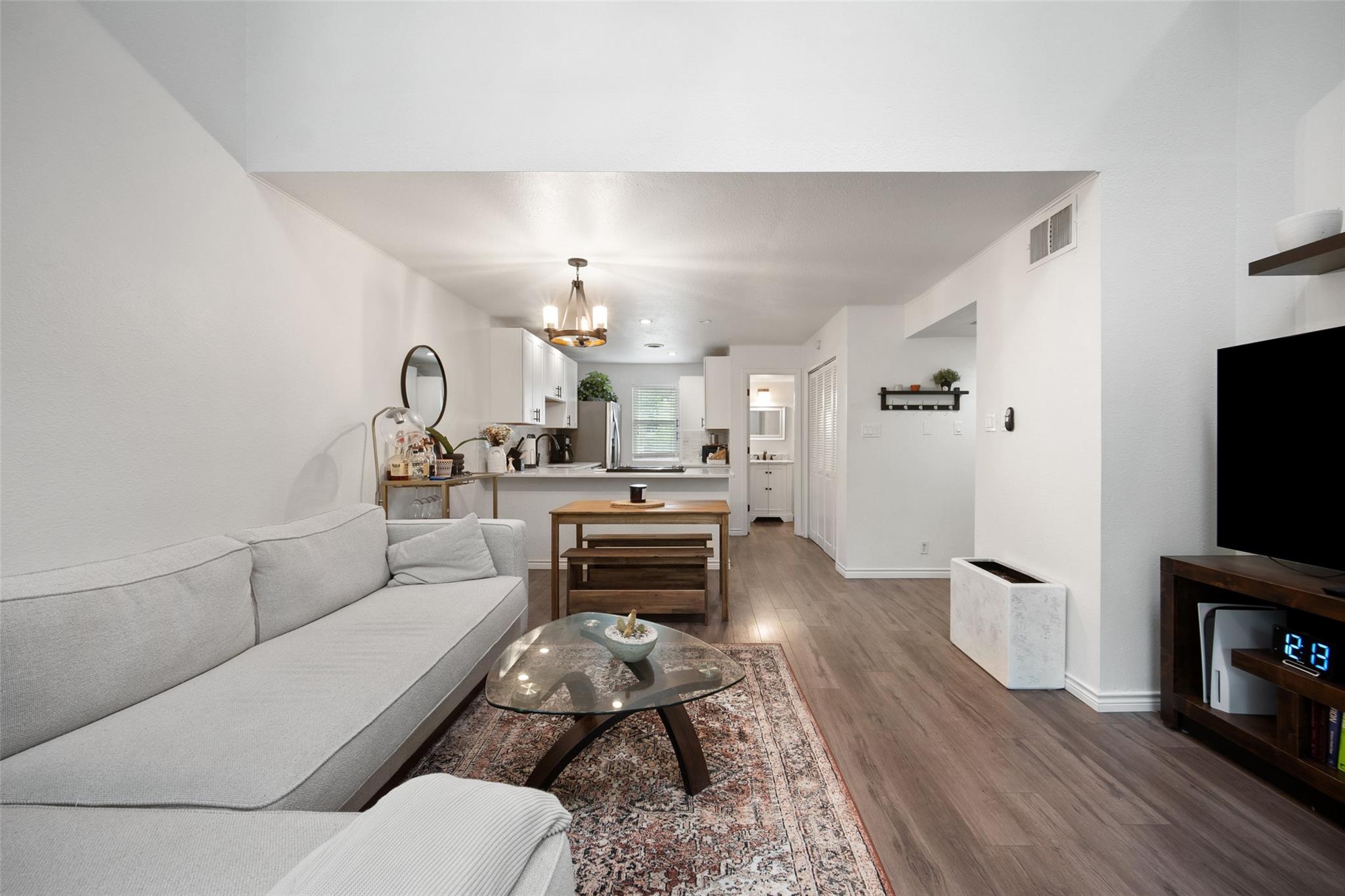 3rd image of 1135 Barton Hls Dr, Austin, TX 78704