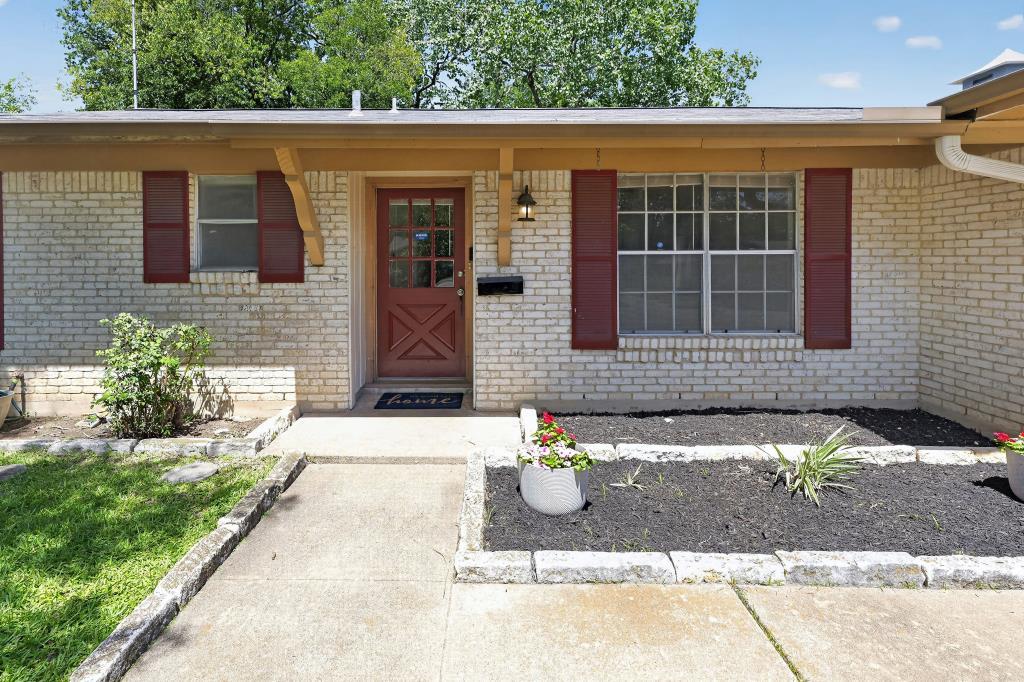 3rd image of 8602 Colonial Dr, Austin, TX 78758 | MLS# 5039807