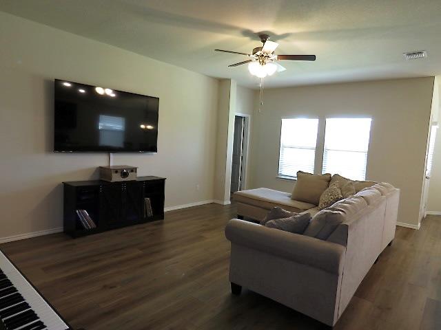 3rd image of 160 Pivot Dr, Taylor, TX 76574 | MLS# 9233957