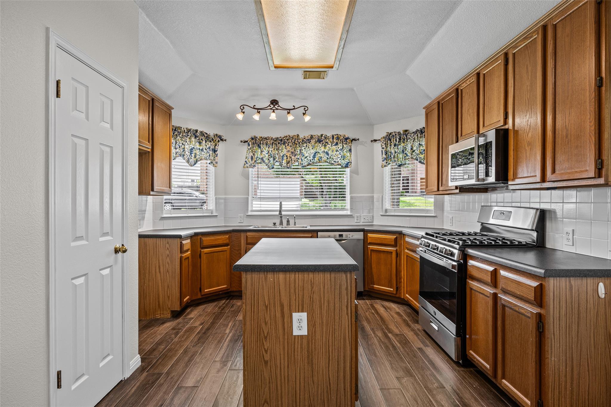 4th image of 1824 Red Rock Dr, Round Rock, TX 78665 | MLS# 8855237