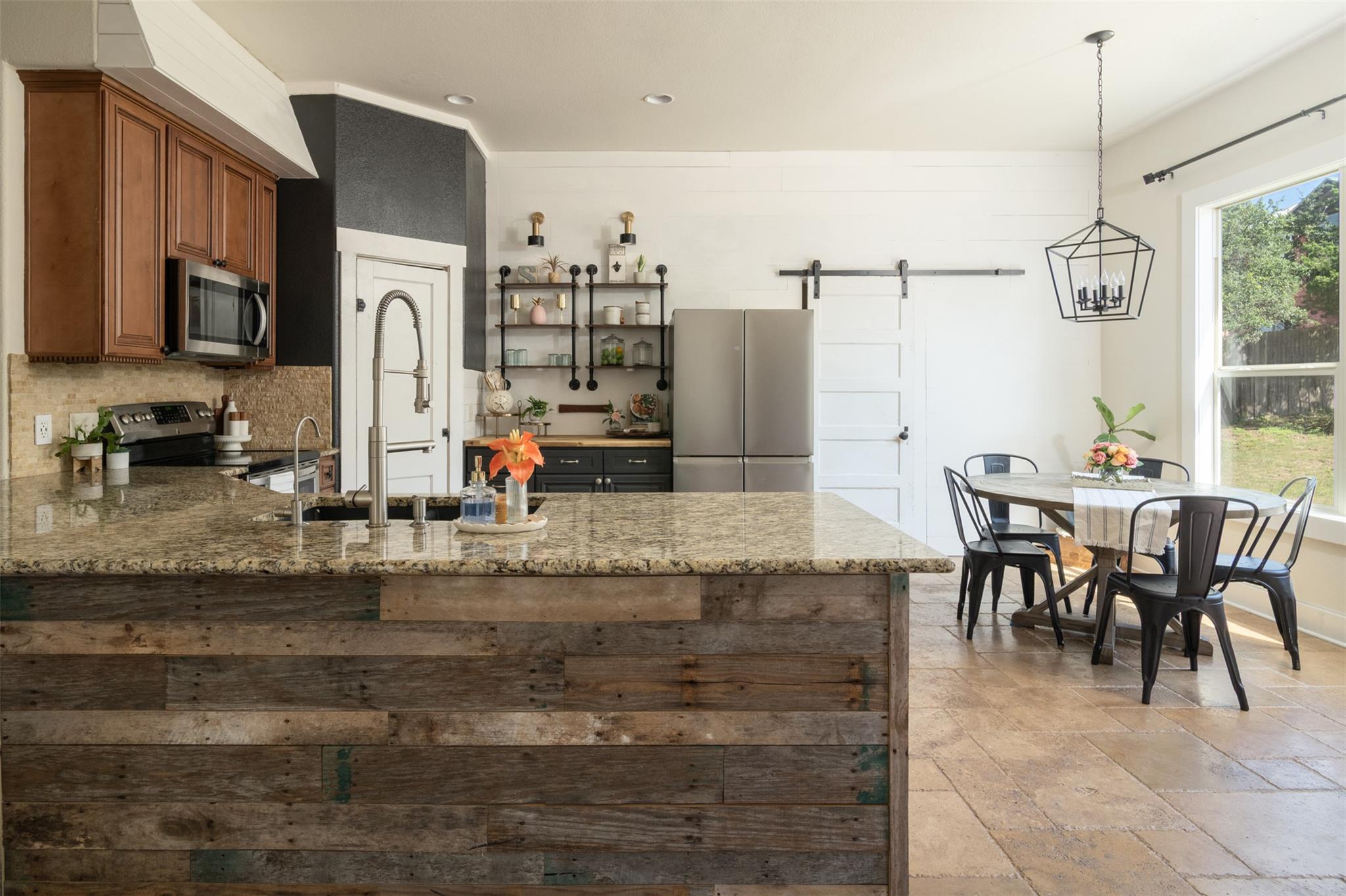 3rd image of 901 Panorama Dr, Dripping Springs, TX 78620 | MLS# 1545037