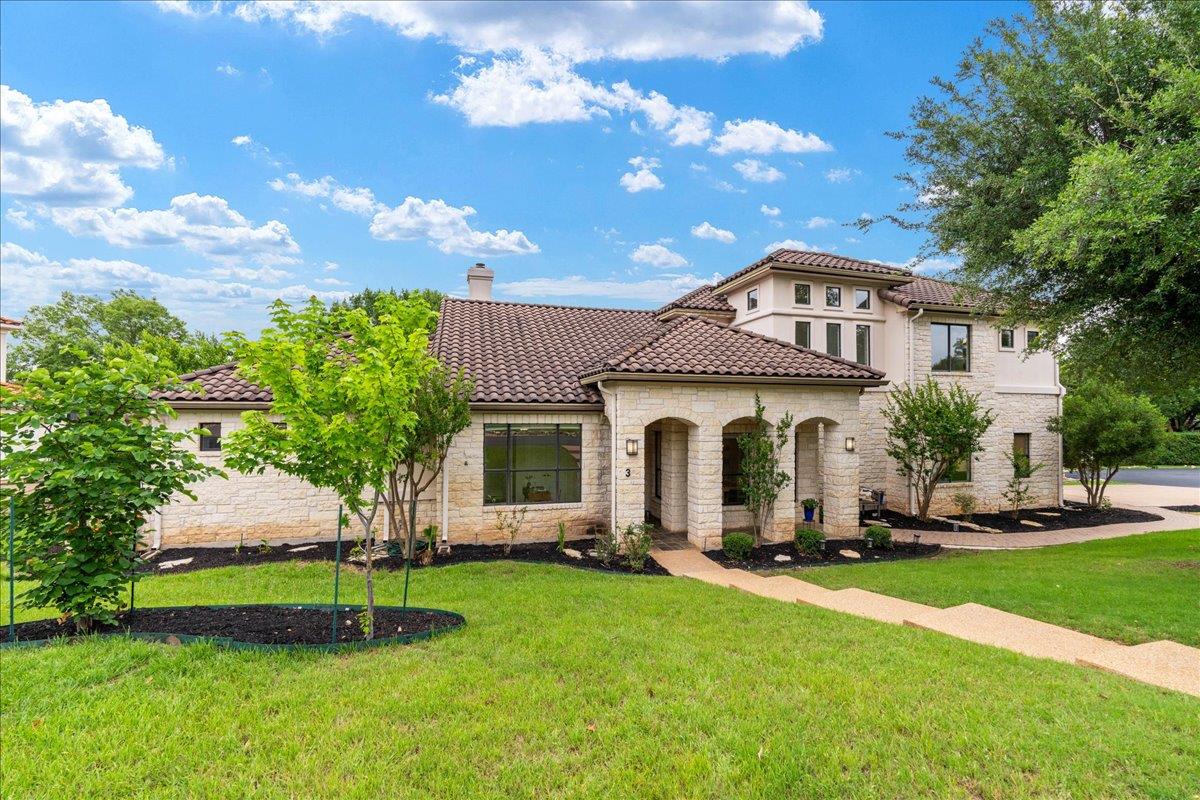 Homes for sale in The Hills, TX | 37 Autumn Oaks Dr, The Hills, TX 78738 | MLS# 2657558