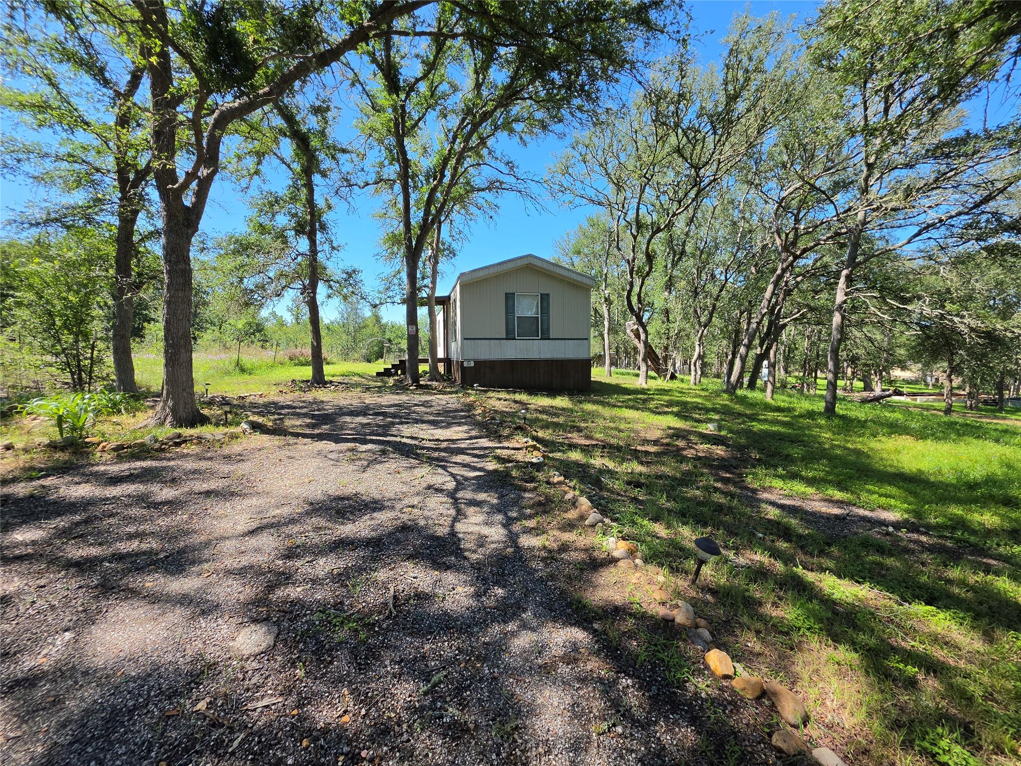 Homes for sale in Smithville, TX | 113 Valley Ln, Smithville, TX 78957 | MLS# 1115859
