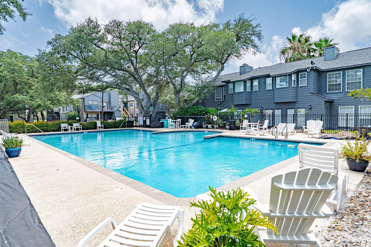 2nd image of 210 Oak Bay St, Rockport, TX 78382