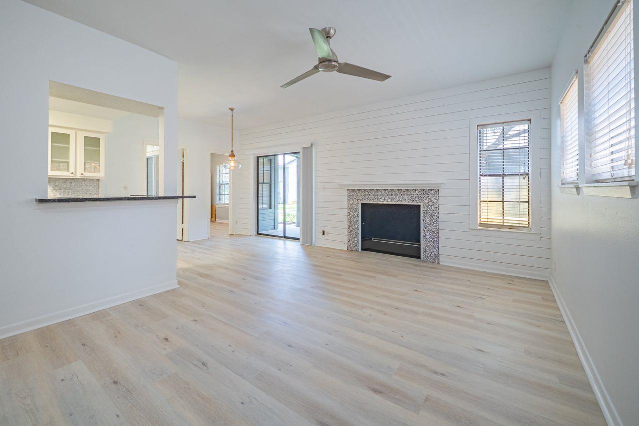 3rd image of 210 Oak Bay St #402, Rockport, TX 78382 | MLS# 3934318