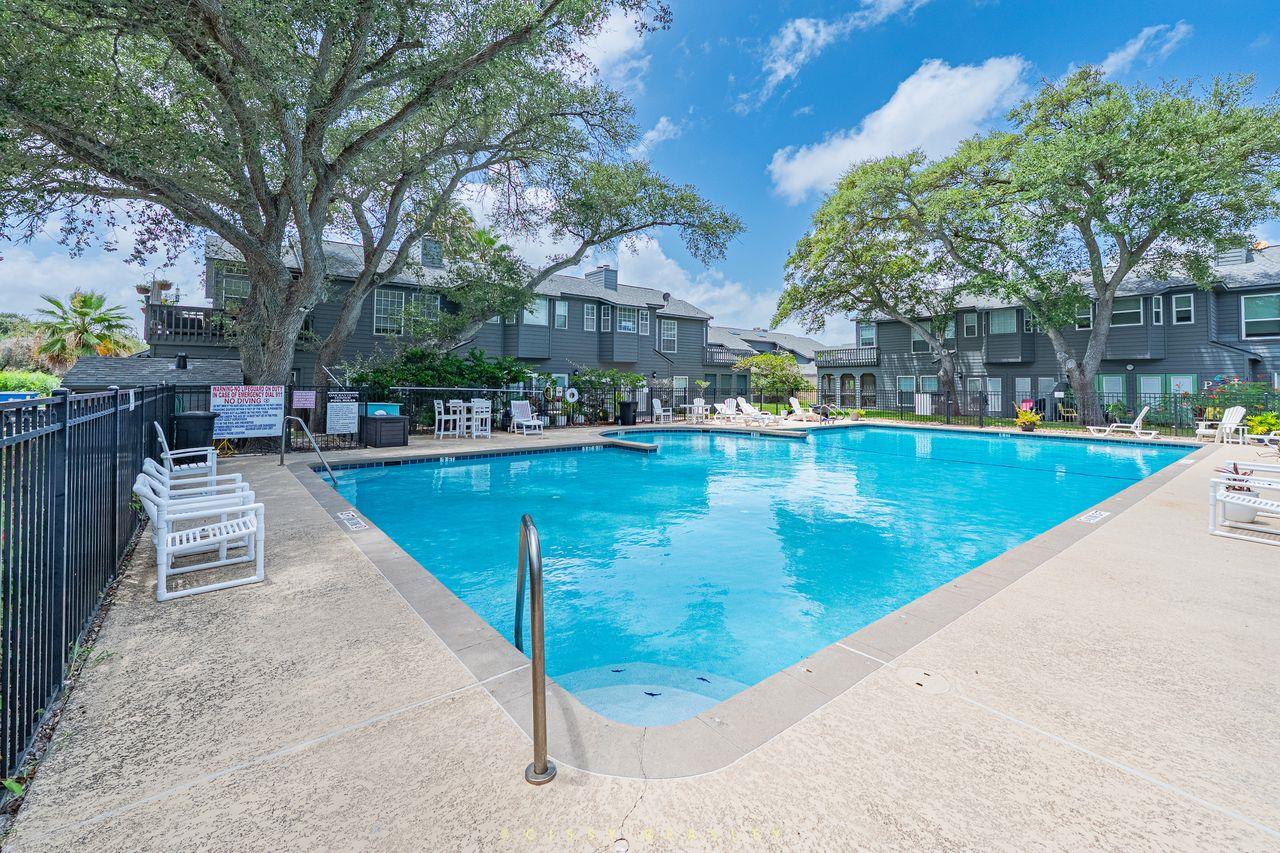 37th image of 210 Oak Bay St #402, Rockport, TX 78382 | MLS# 3934318